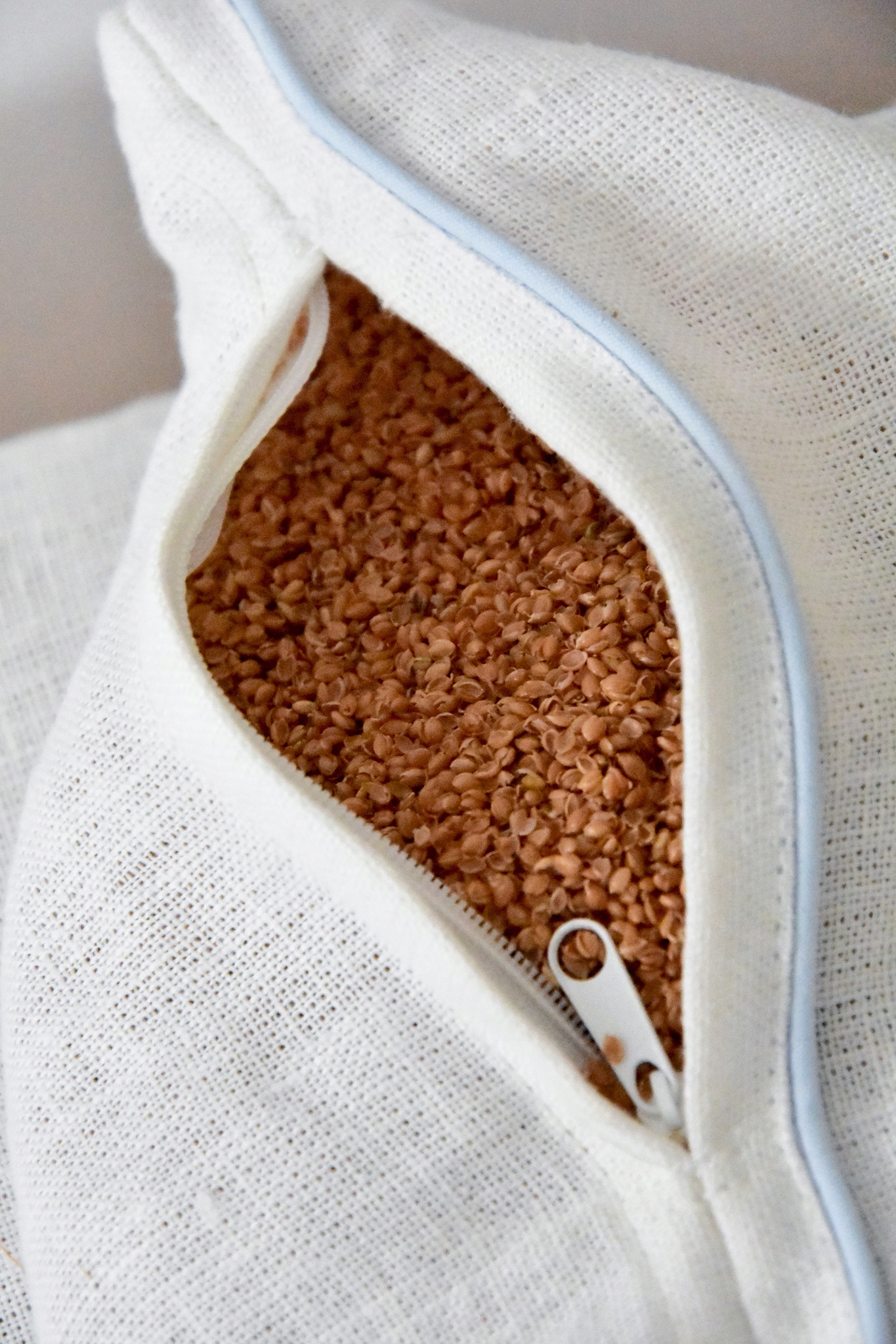 BAWEŁNIANA PODUSZKA Z ŁUSKĄ PROSA, 40X60CM, SUWAK, POLSKI PRODUCENT Długość 60 cm