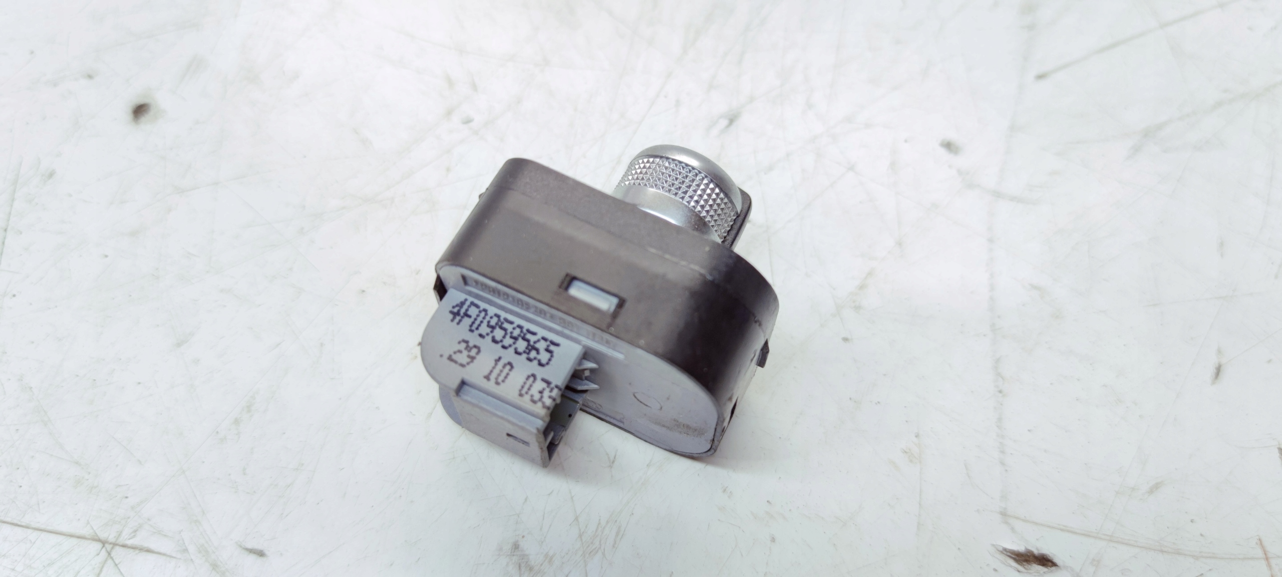 PANEL REGULATIONS- DER SPIEGEL AUDI A6 C6 LIFT A3 8P 4F0959565