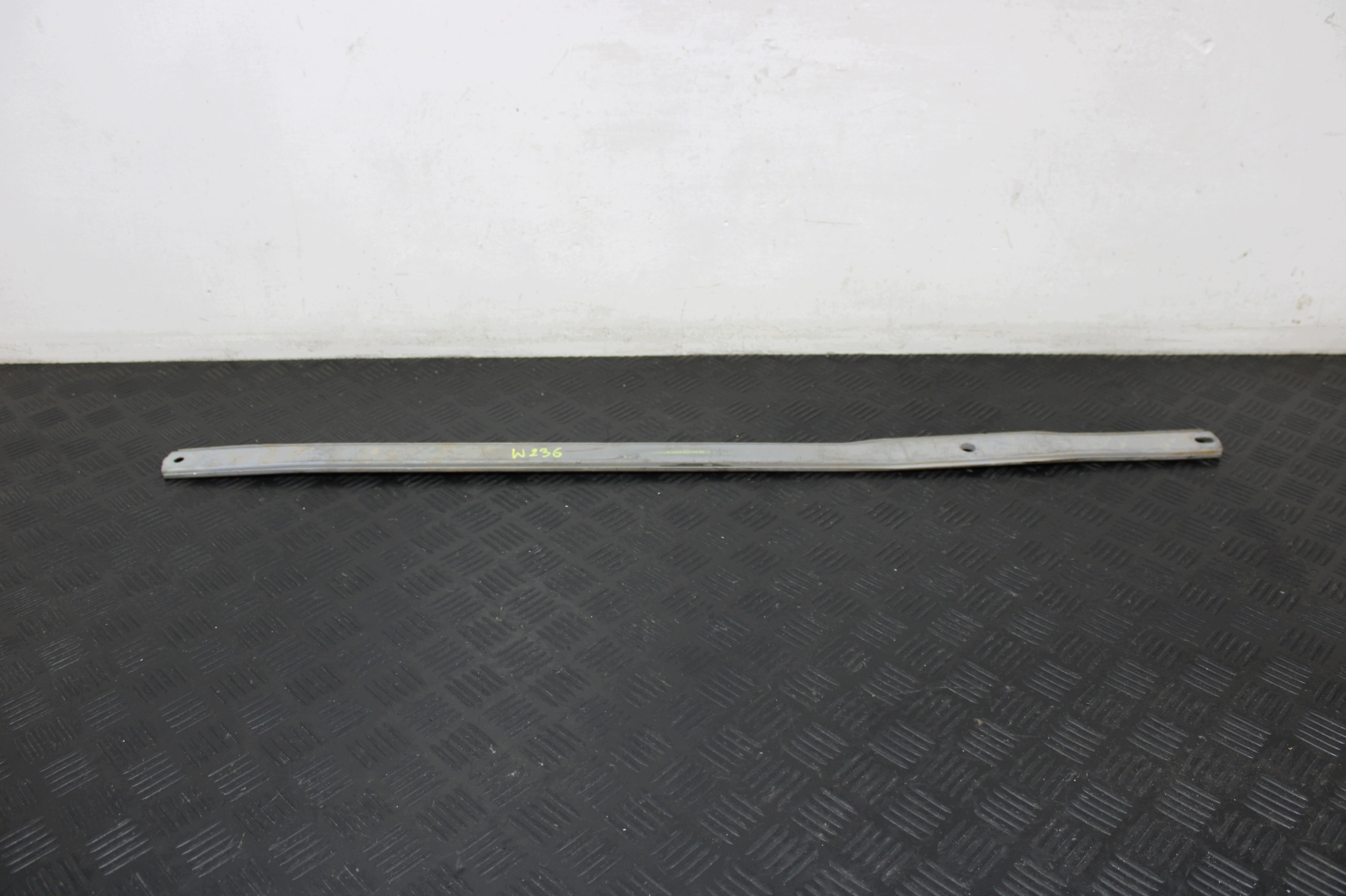 sider brace console A2065240200 MERCEDES-BENZ CLE 236 W236