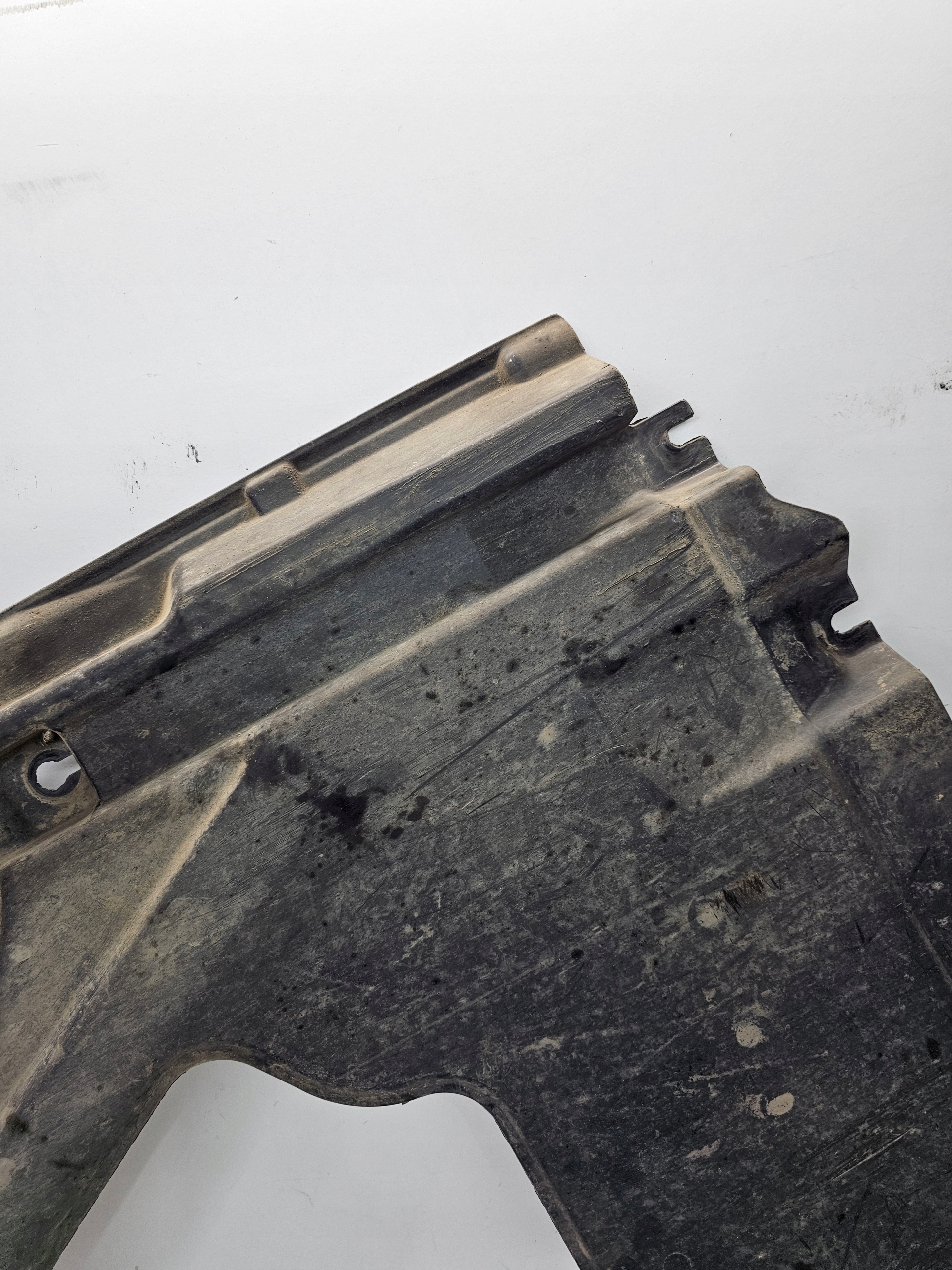 cover chassis right rear part AUDI A4 B9 8W0825216E