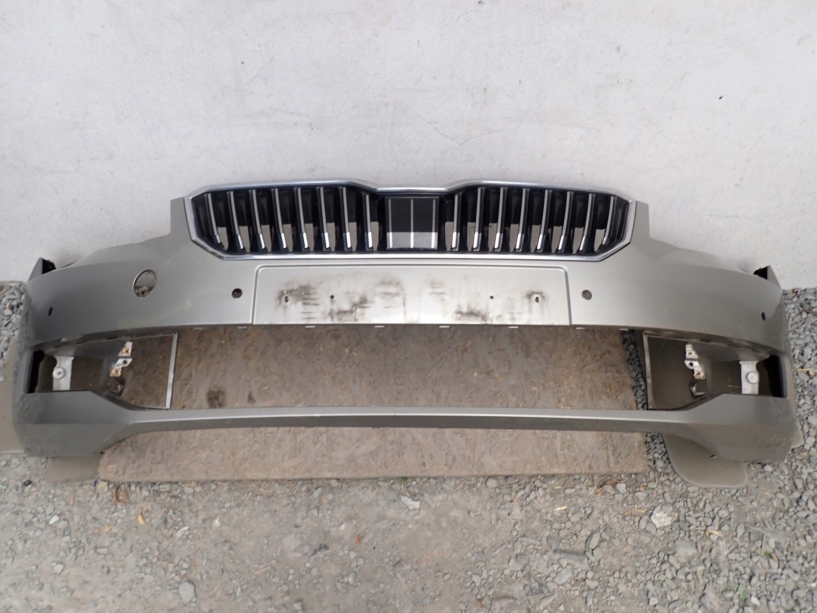 bumper front front SKODA SUPERB 3 III 3V 2015-2019R 3V0807221