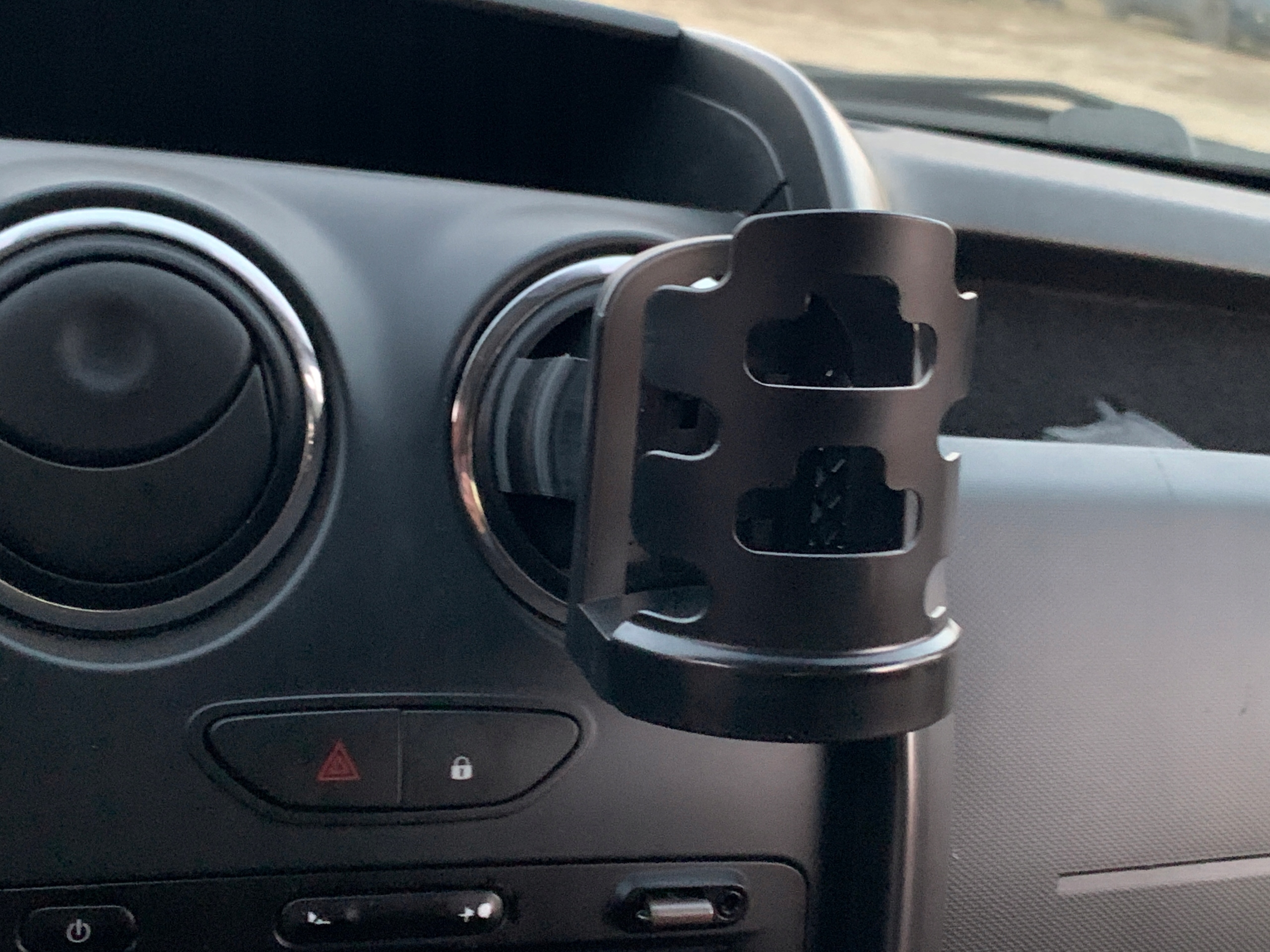 Uchwyt na kubek Dacia Logan 2 2012-2016 EAN (GTIN) 5904830345018