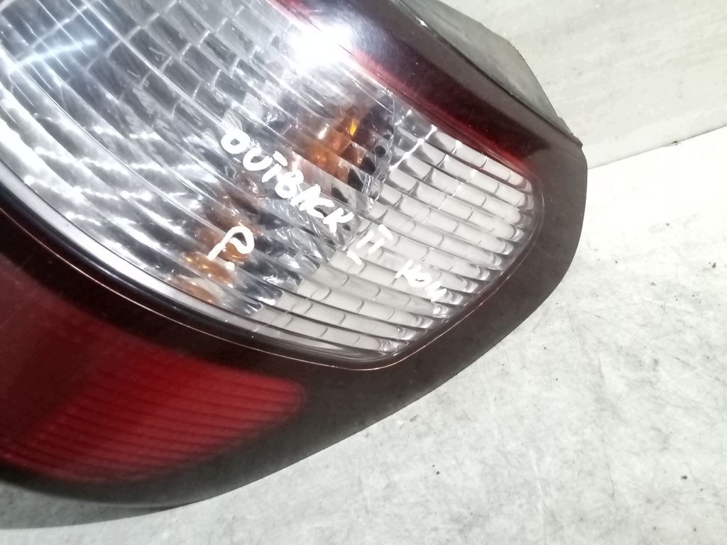 Subaru Outback II 2 kombi light right rear part rear