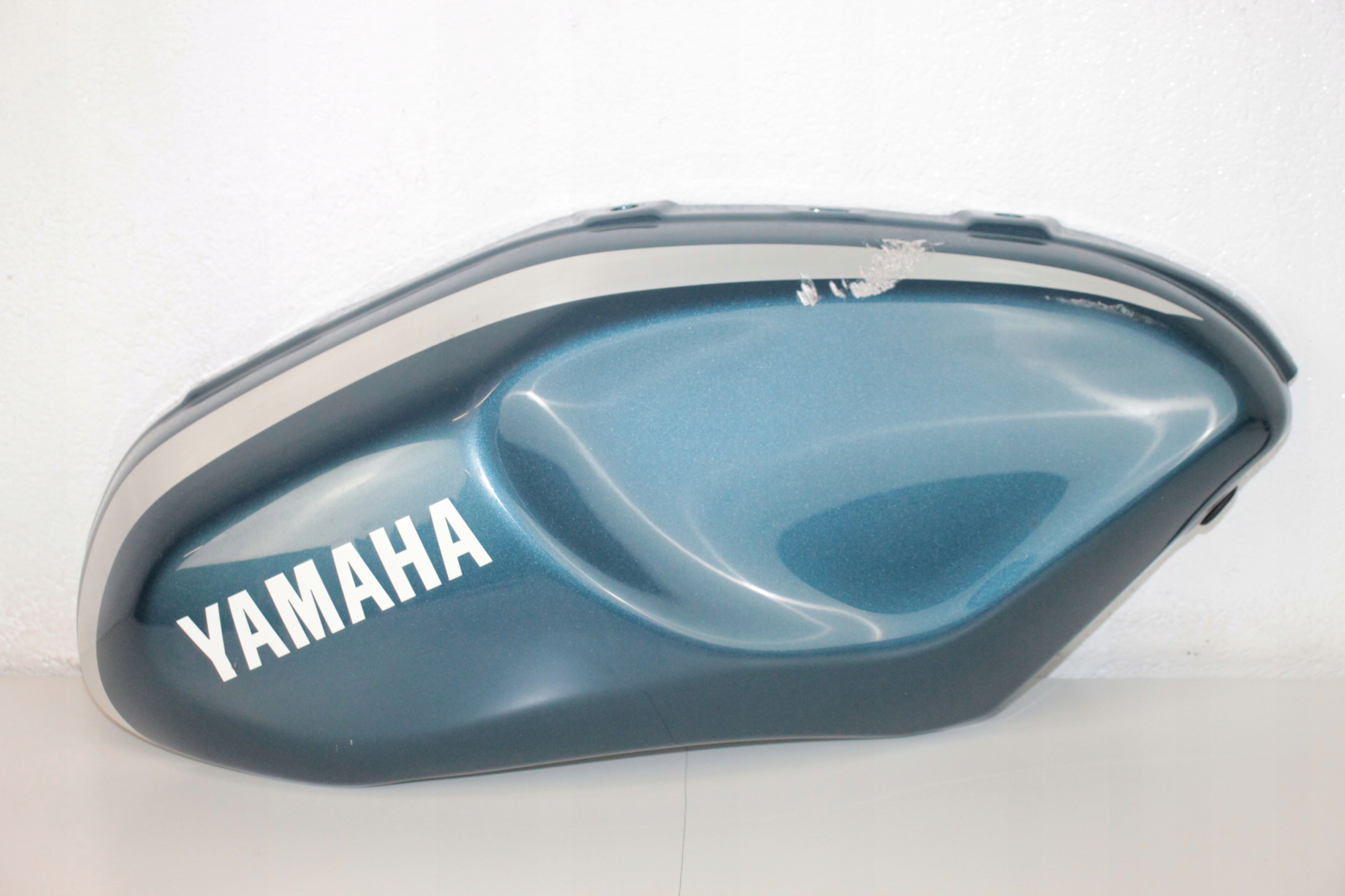 93 - YAMAHA XSR 900 XSR900 ОБТІЧНИК СТОРОНА ЛІВА