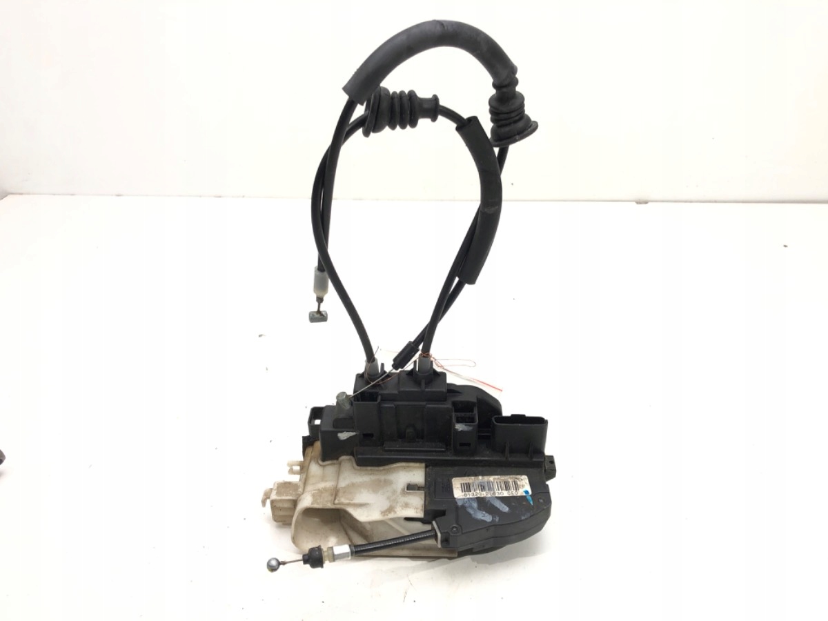 ZAMEK DRZWI PRAWY PRZÓD HYUNDAI i30 Hatchback 81320-2L030 07-12