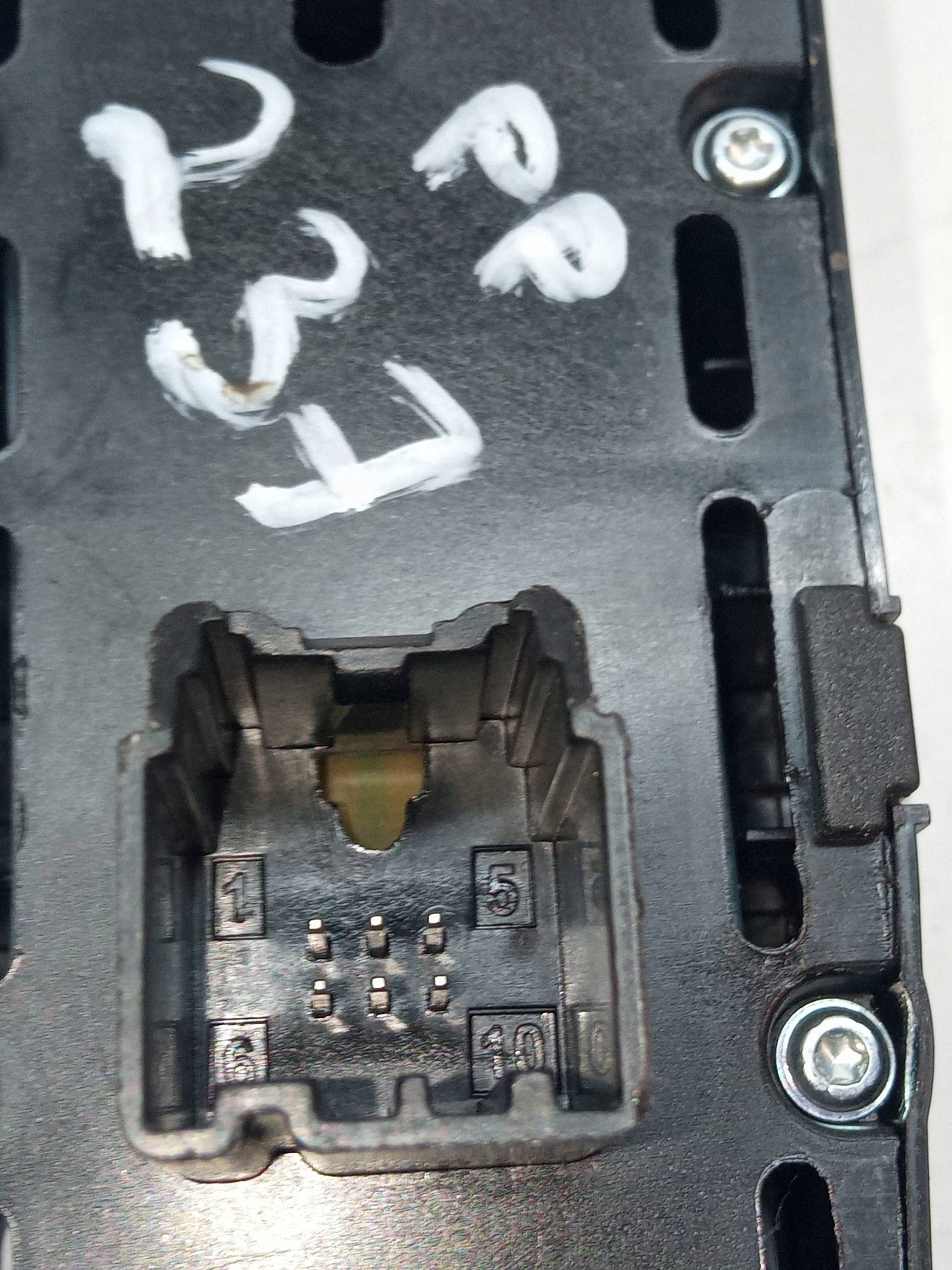 window control switch right front 68228155AA Jeep Cherokee V (2014- )