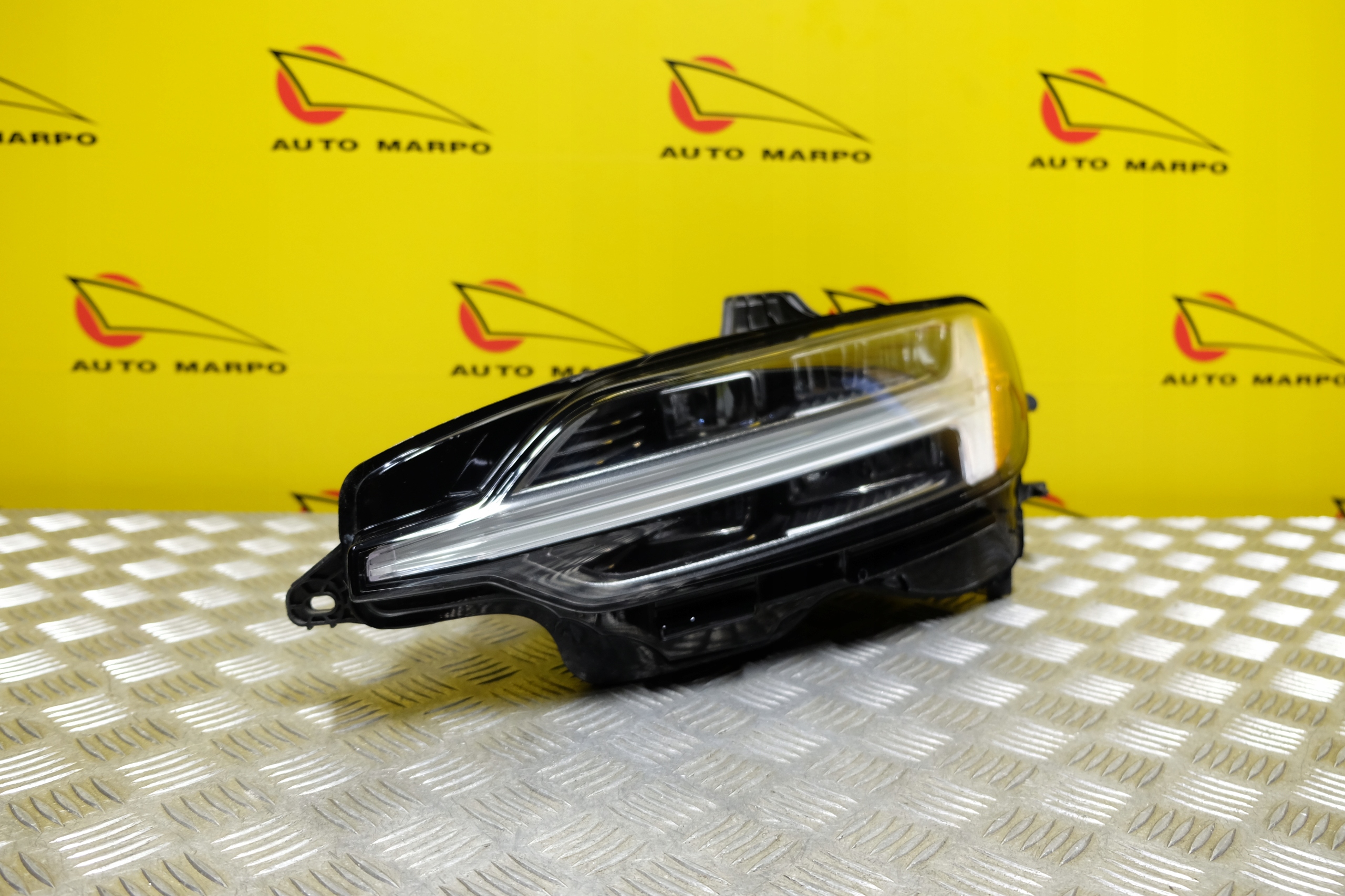 VOLVO S60 V60 2018- REFLEKTOR LAMPA MID LED L USA Producent części Volvo OE