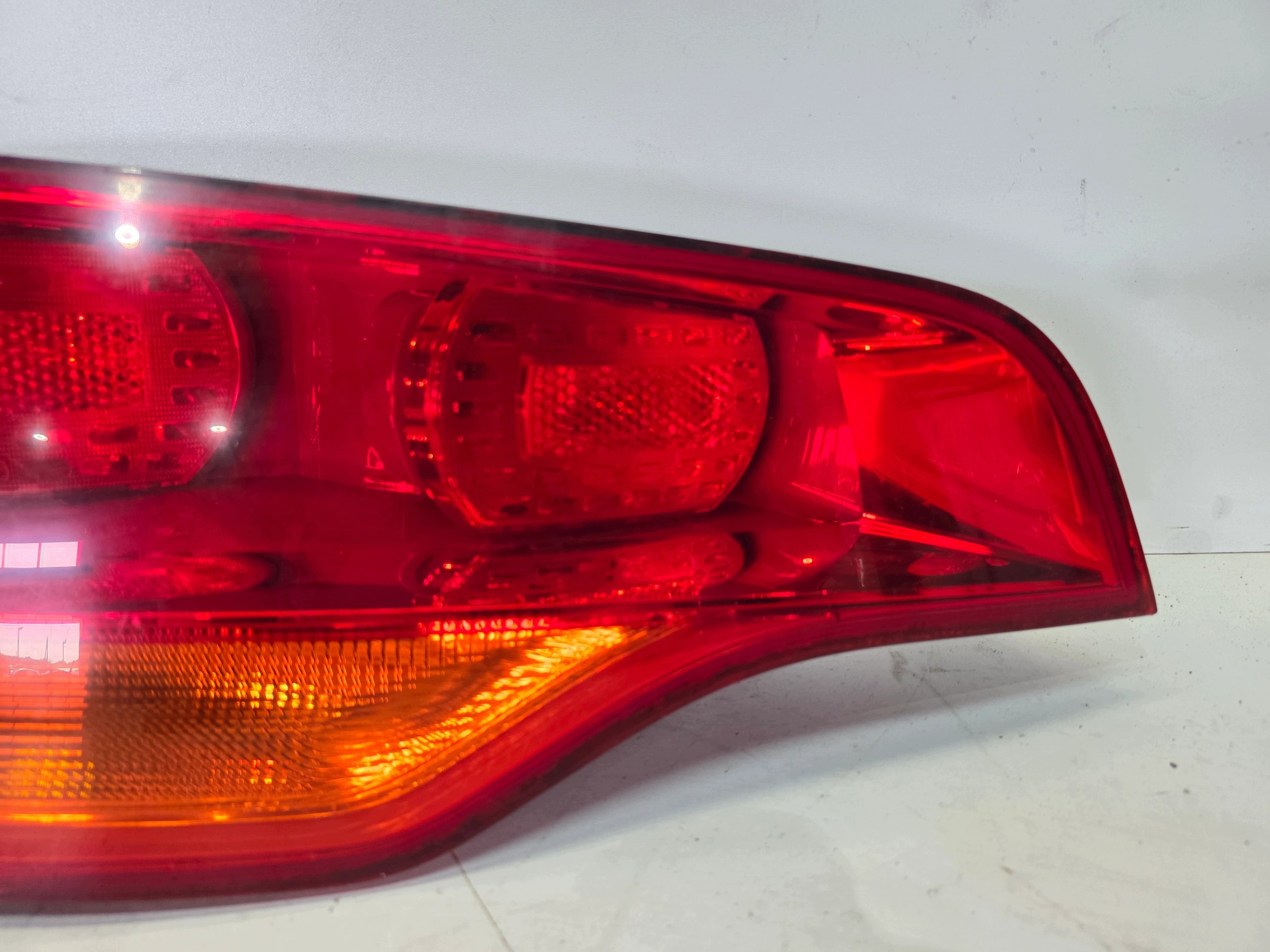 light left rear part AUDI Q7 4L 4L0945093 before LIFT for ZAROWKI