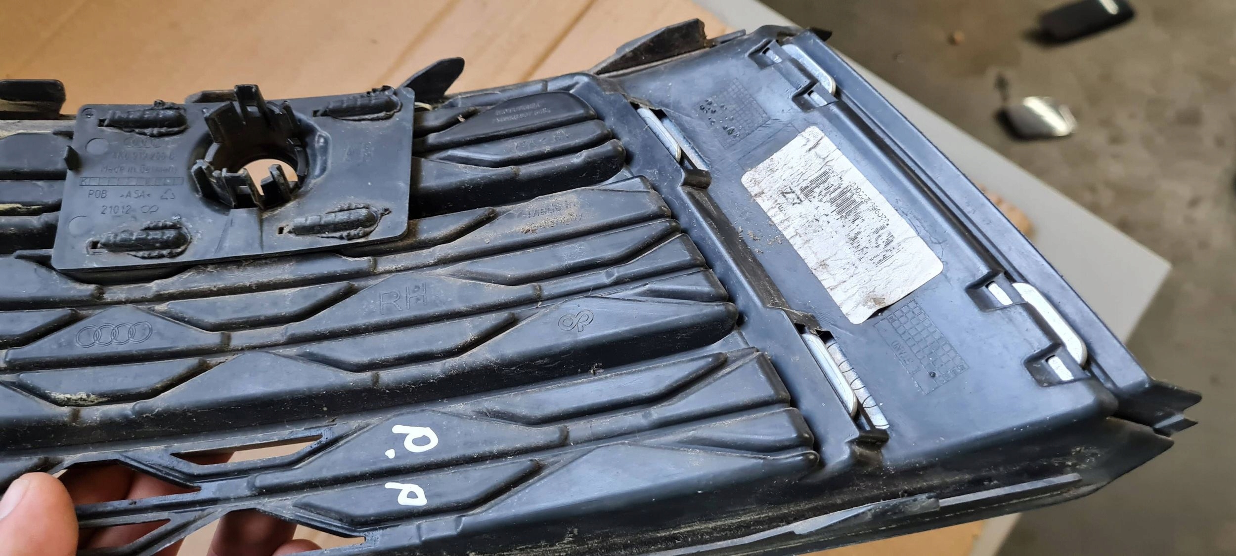 A6 C8 4K mřížka nárazníku pravá pravý předek 4K0807682C