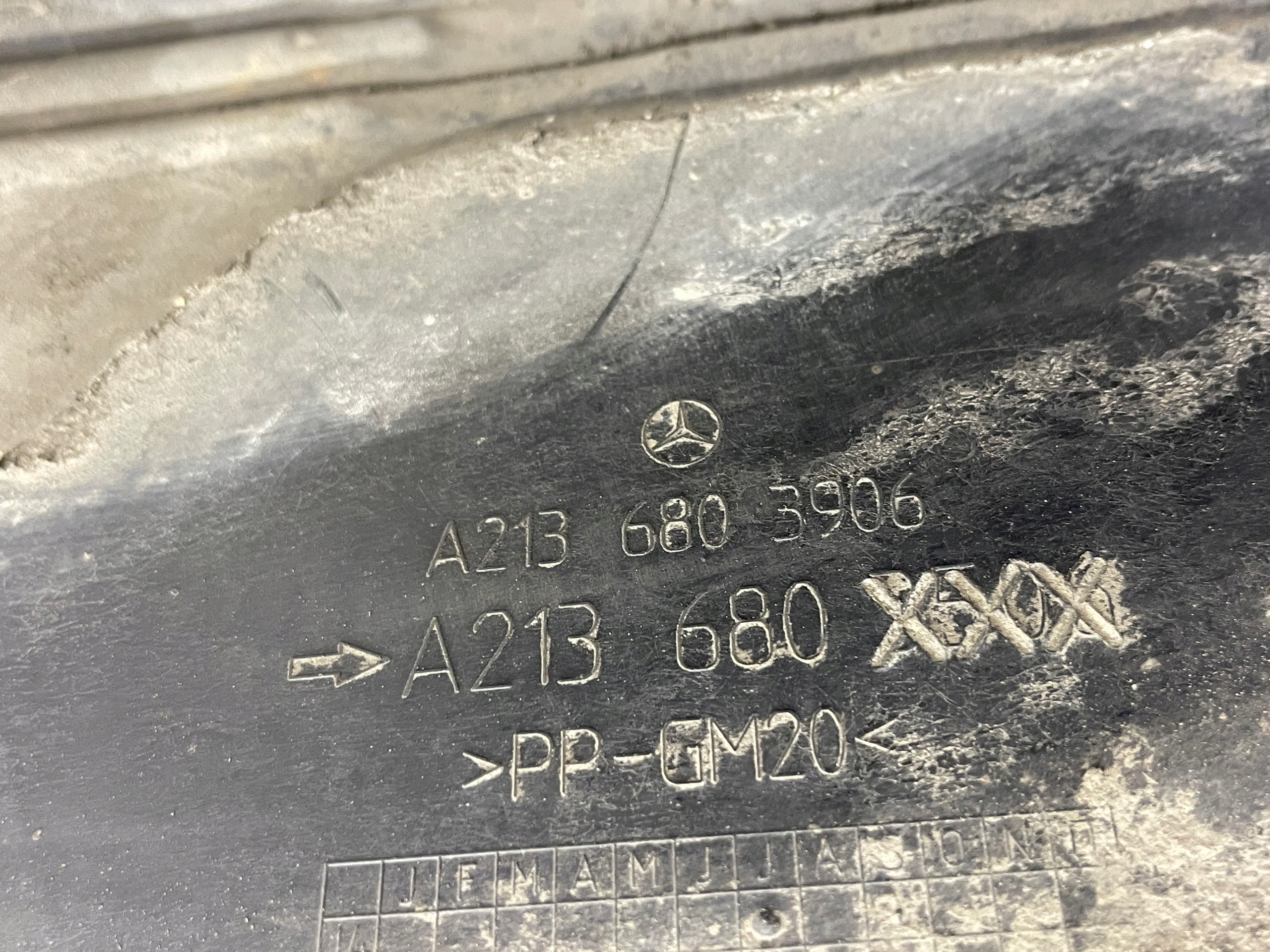 cover chassis left A2136803906 MERCEDES W213