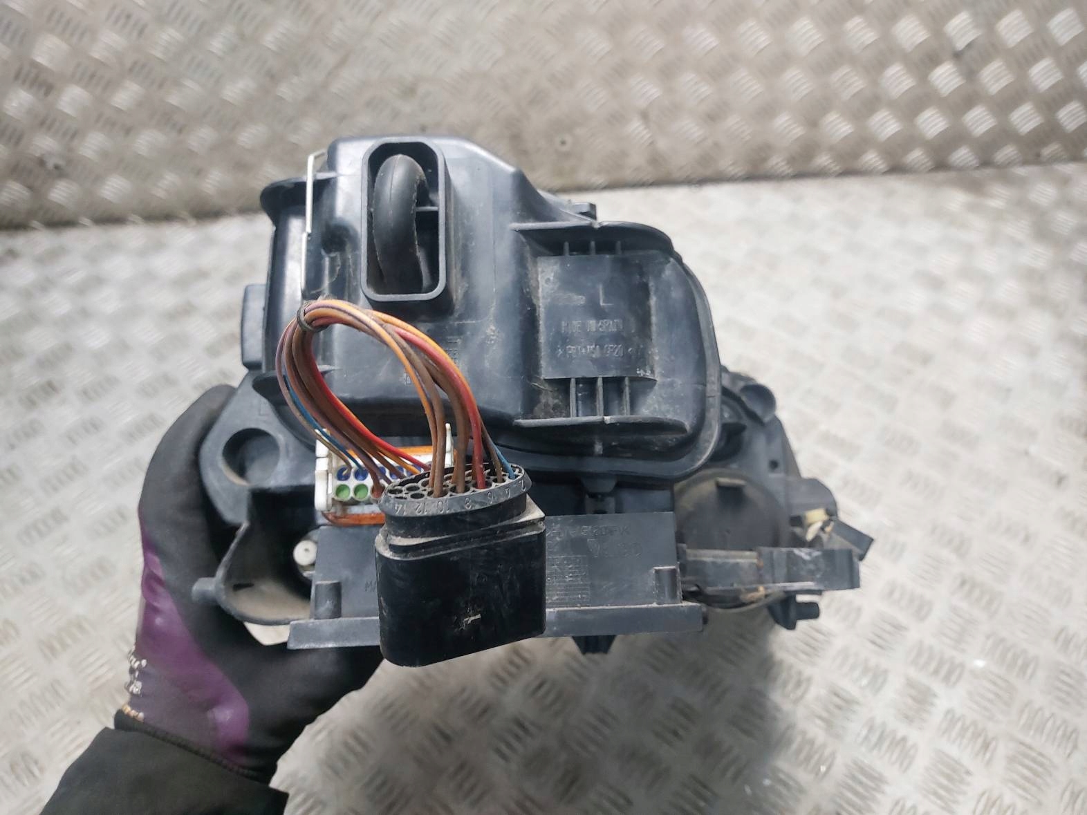 light left front PORSCHE CAYENNE and UK 7L5941005AS