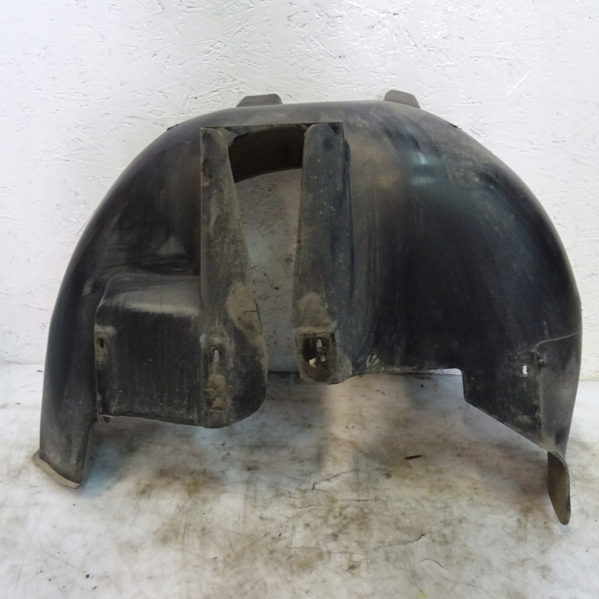 SKODA SUPERB and sedan mudguard rear part left 3B0810971E