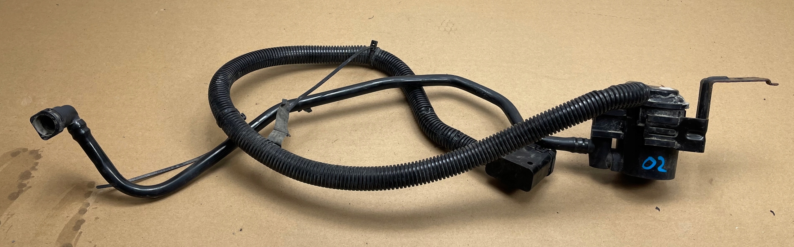 O2 Cadillac ESCALADE IV 2014 - клапан Топлива 84148821