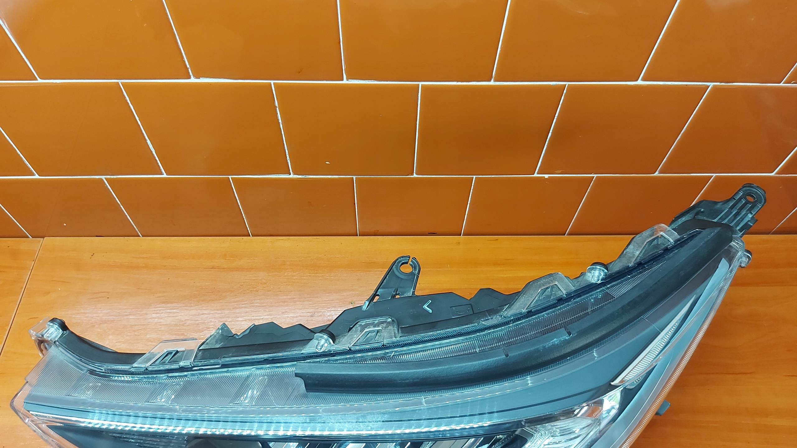REFLEKTOR light left left front TOYOTA RAV4 V 18