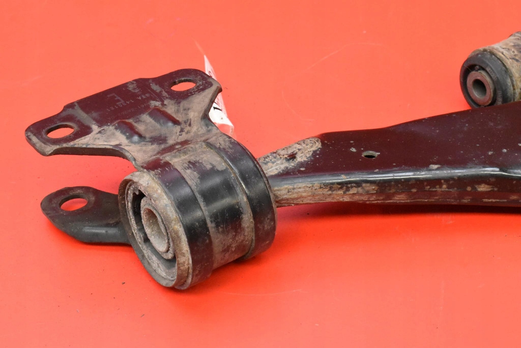 arm right front lower VOLVO V40 2 II 2.0 D4 190 KM 12-16