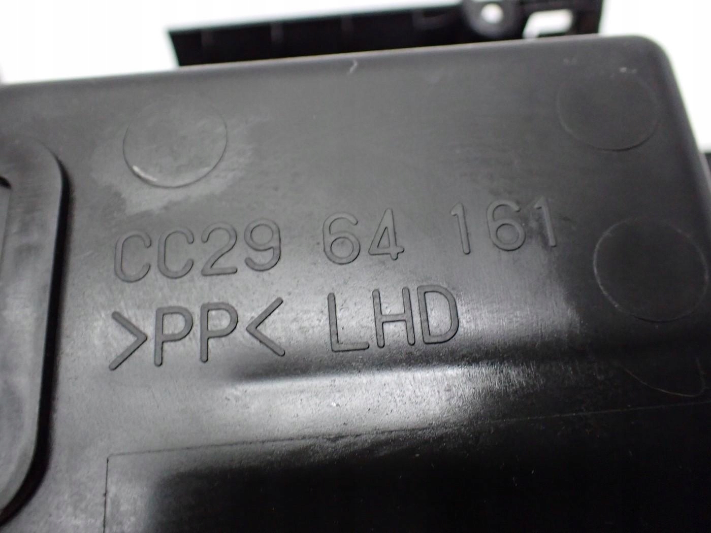 бардачок полка консоли европа CC2964161 5 и CR 05R