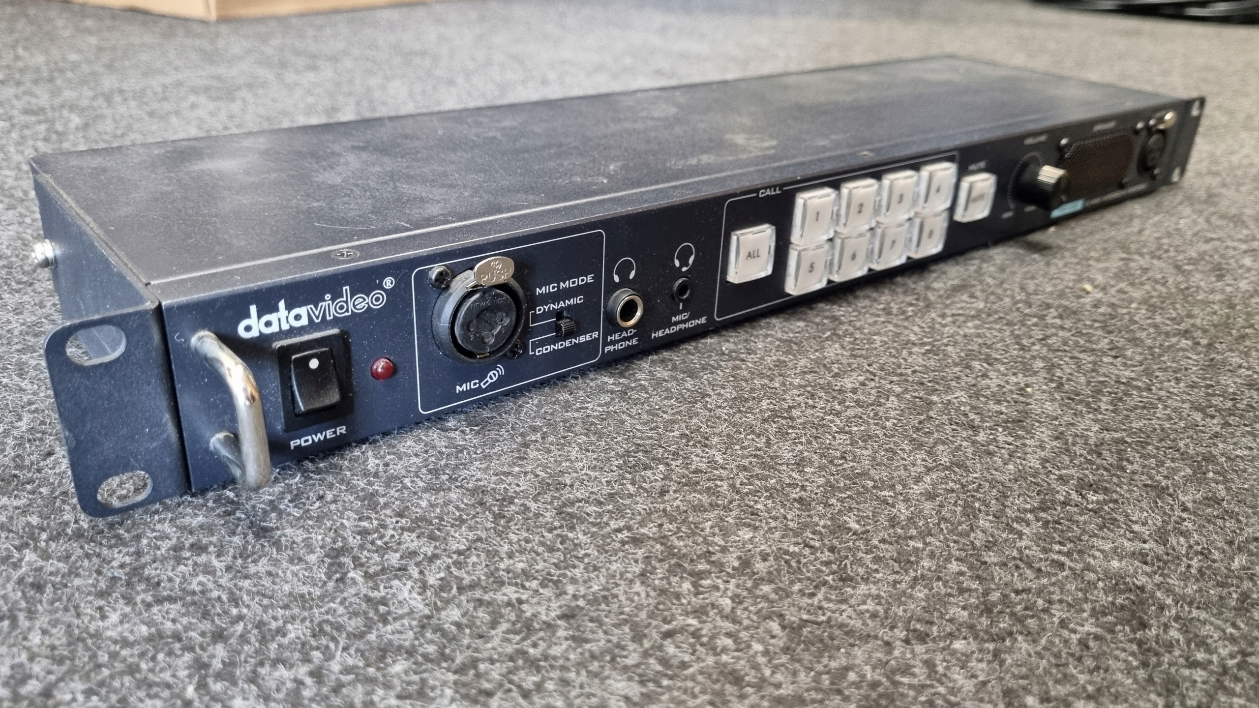 DataVideo ITC-100 - 8-kanałowy System Interkomowy + 5 odbiorników + 4 tally Kod producenta ITC-100