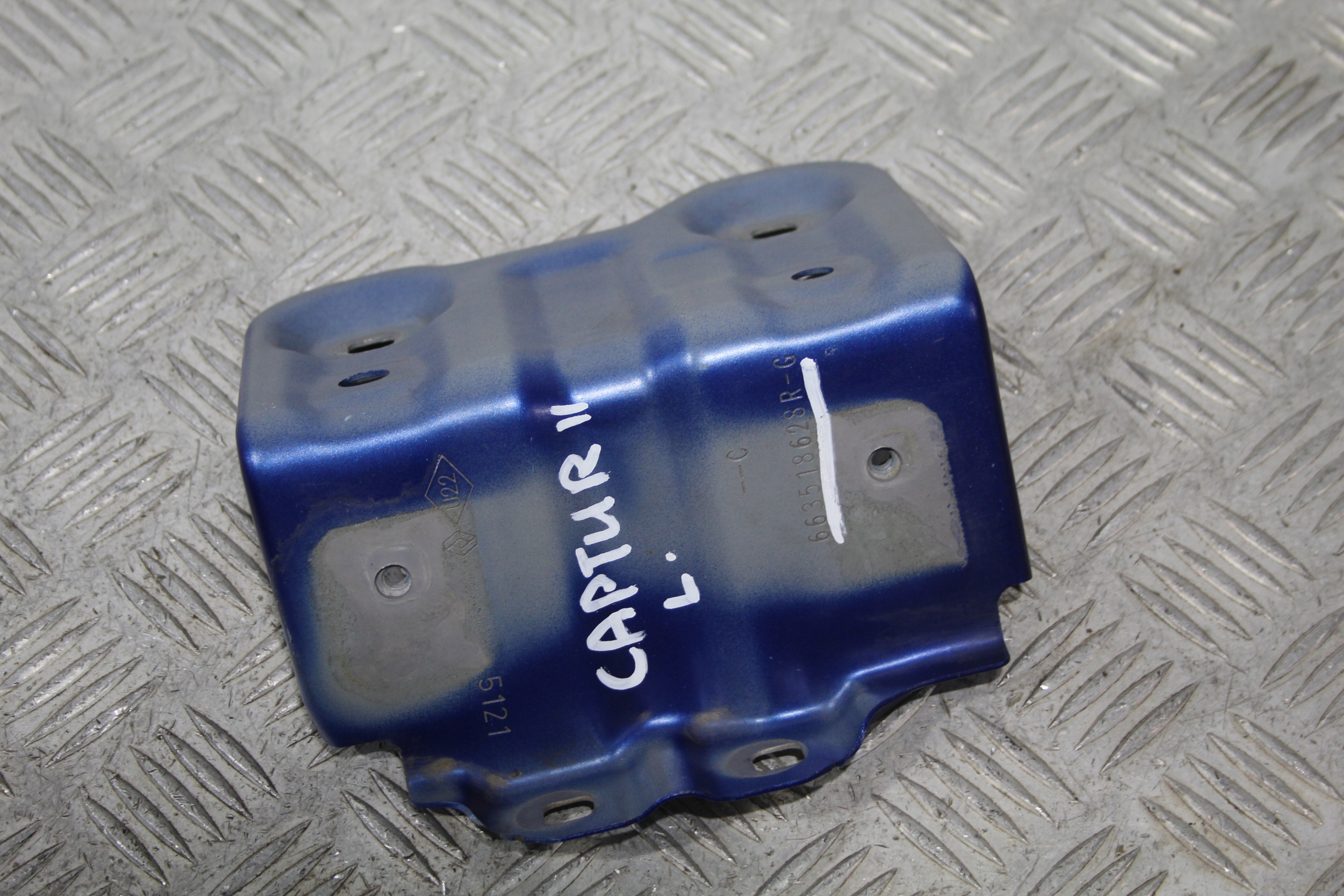 Support plaque Aile Gauche RENAULT CAPTUR II 2