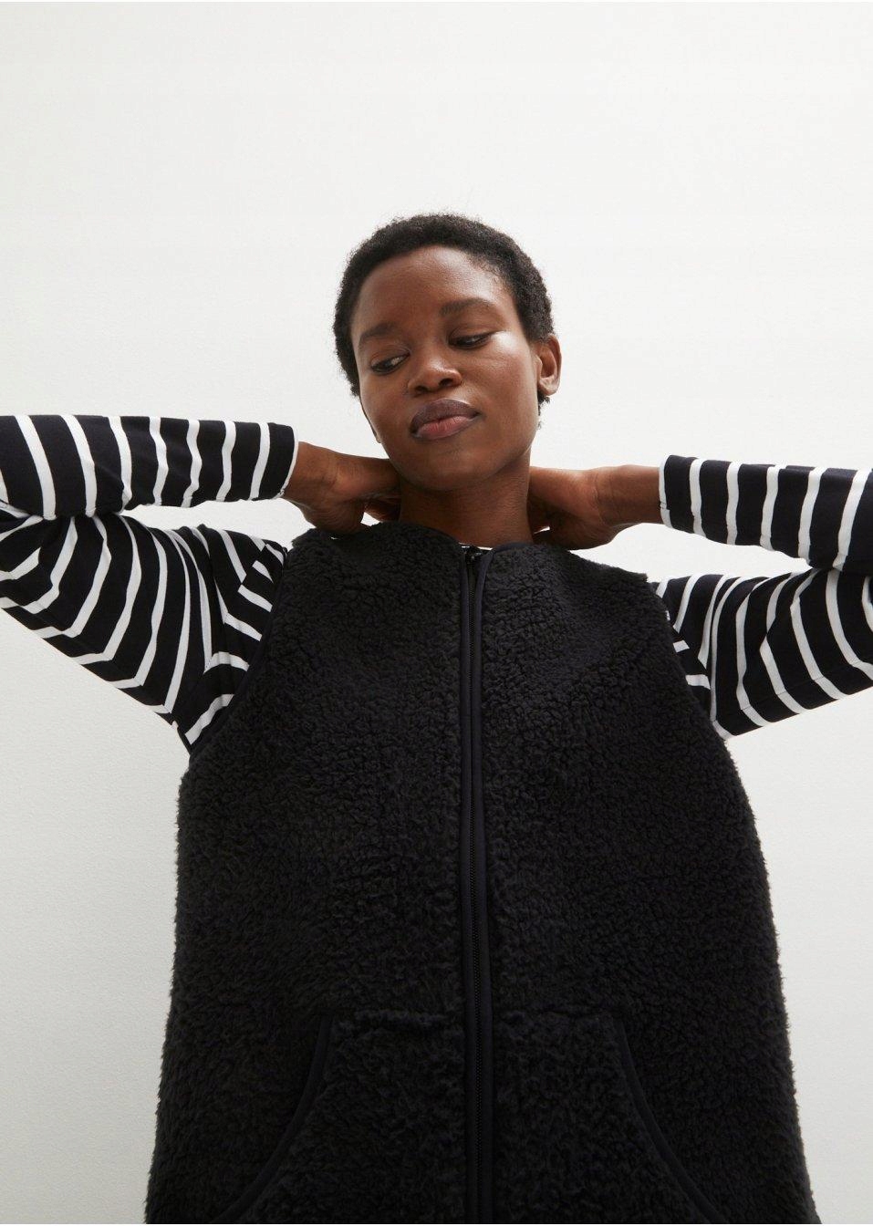 KAMIZELKA Z POLARU BONPRIX 48 Marka Bonprix