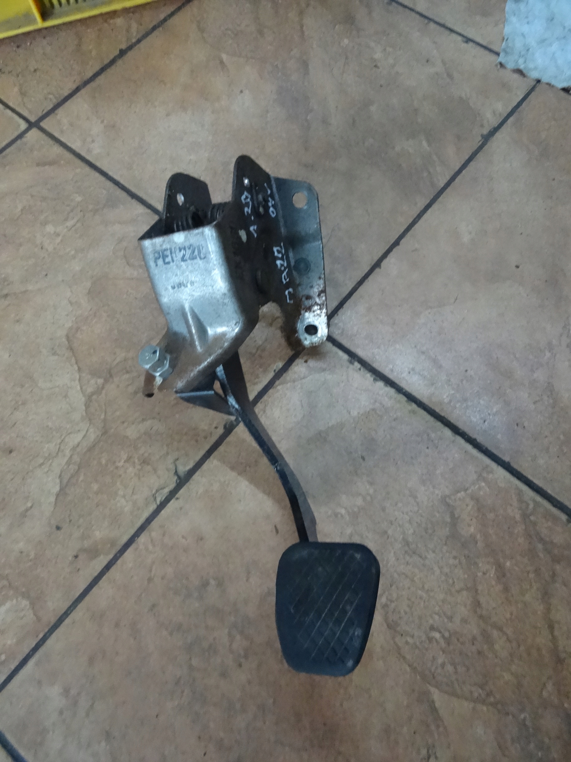 HONDA JAZZ 1.2B 05' PEDAŁ SPRZĘGŁA Producent części OEM