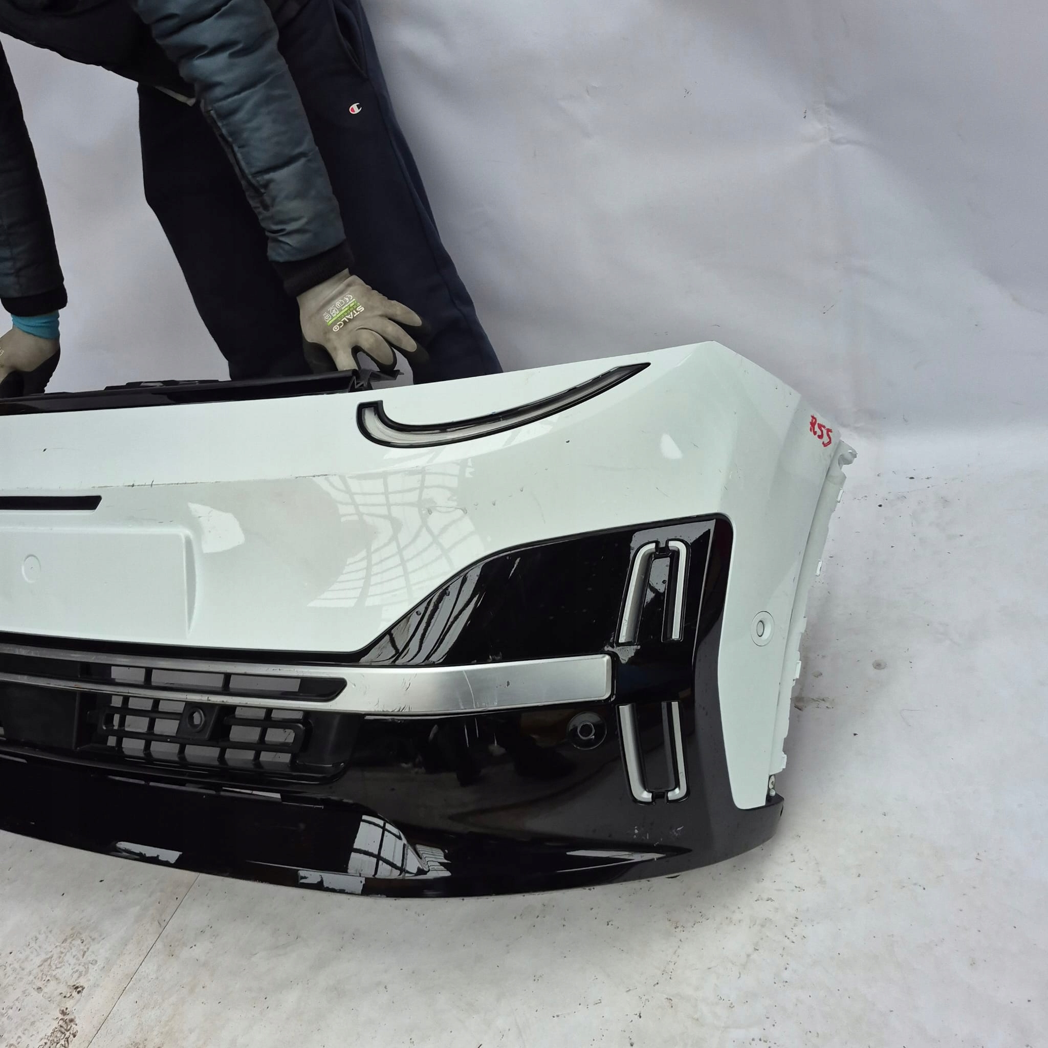 NISSAN MICRA K15 E-TECH VI 25- bumper front front PDC 8037040