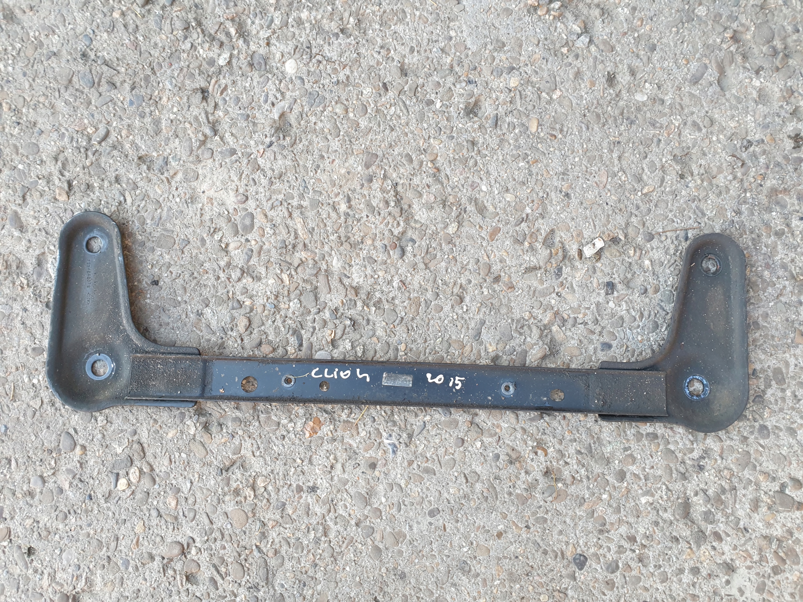 sider console holder bracket CLIO IV 4 2013- 8200537434