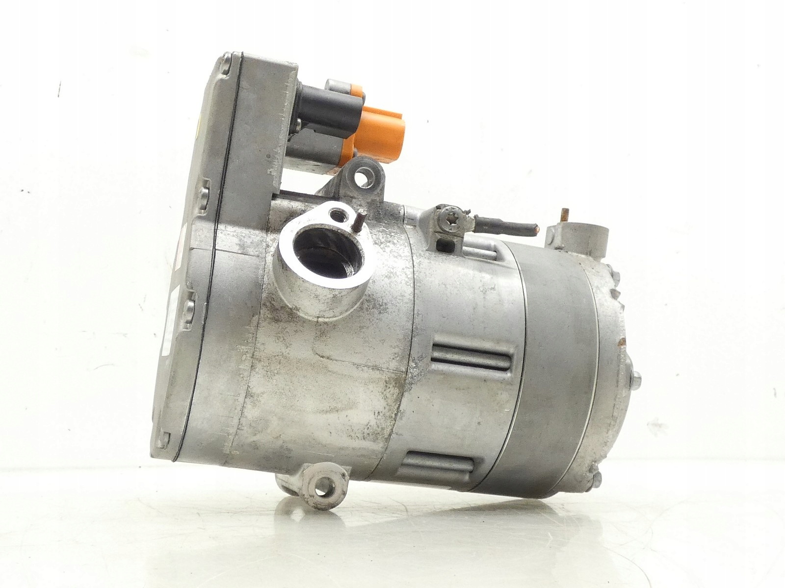 compressor compressor; of the air conditioning VW E-GOLF VII 5QE816803D