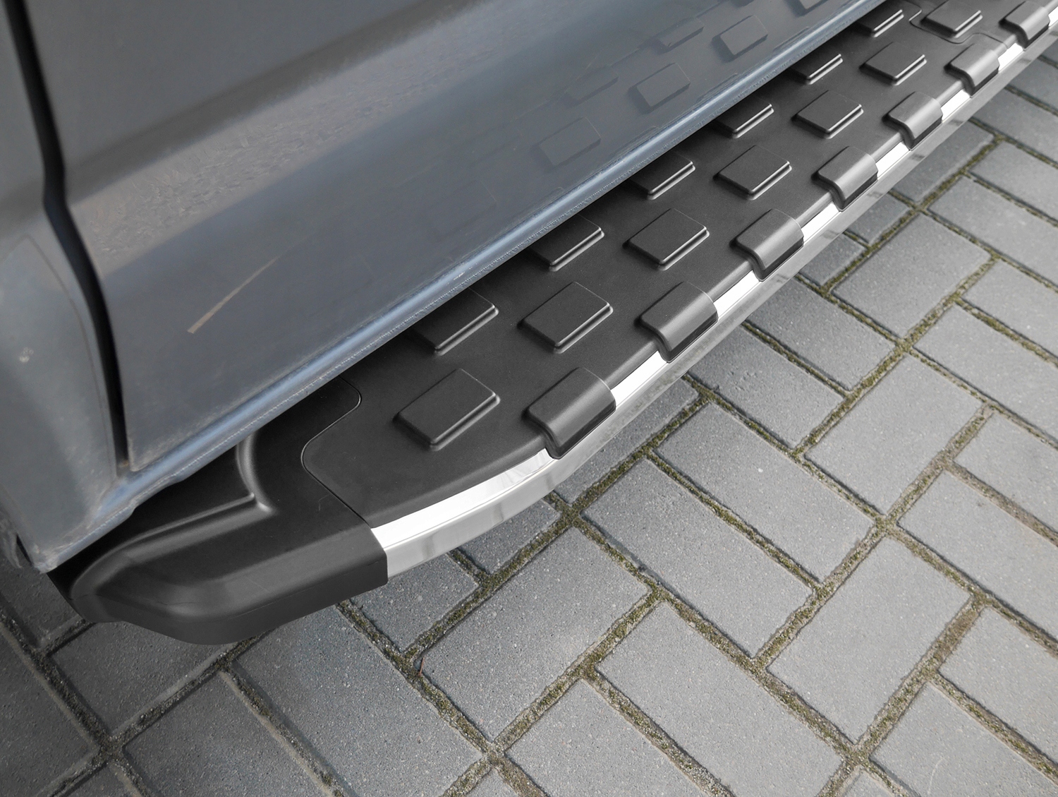 Stopnie boczne progi do KIA SPORTAGE 2010-2015 Producent ARP