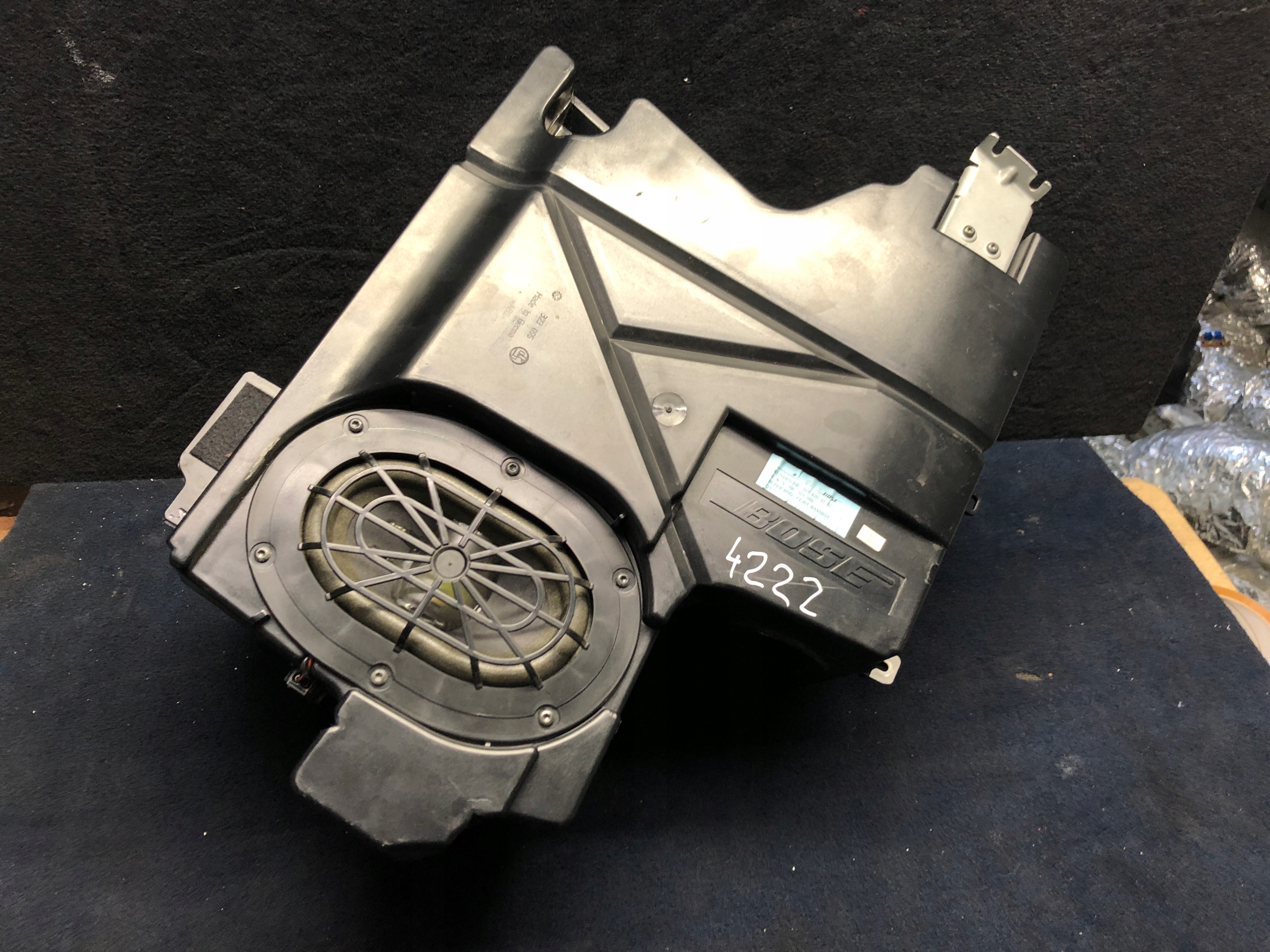 MERCEDES-BENZ САБВУФЕР BOSE 2038203202