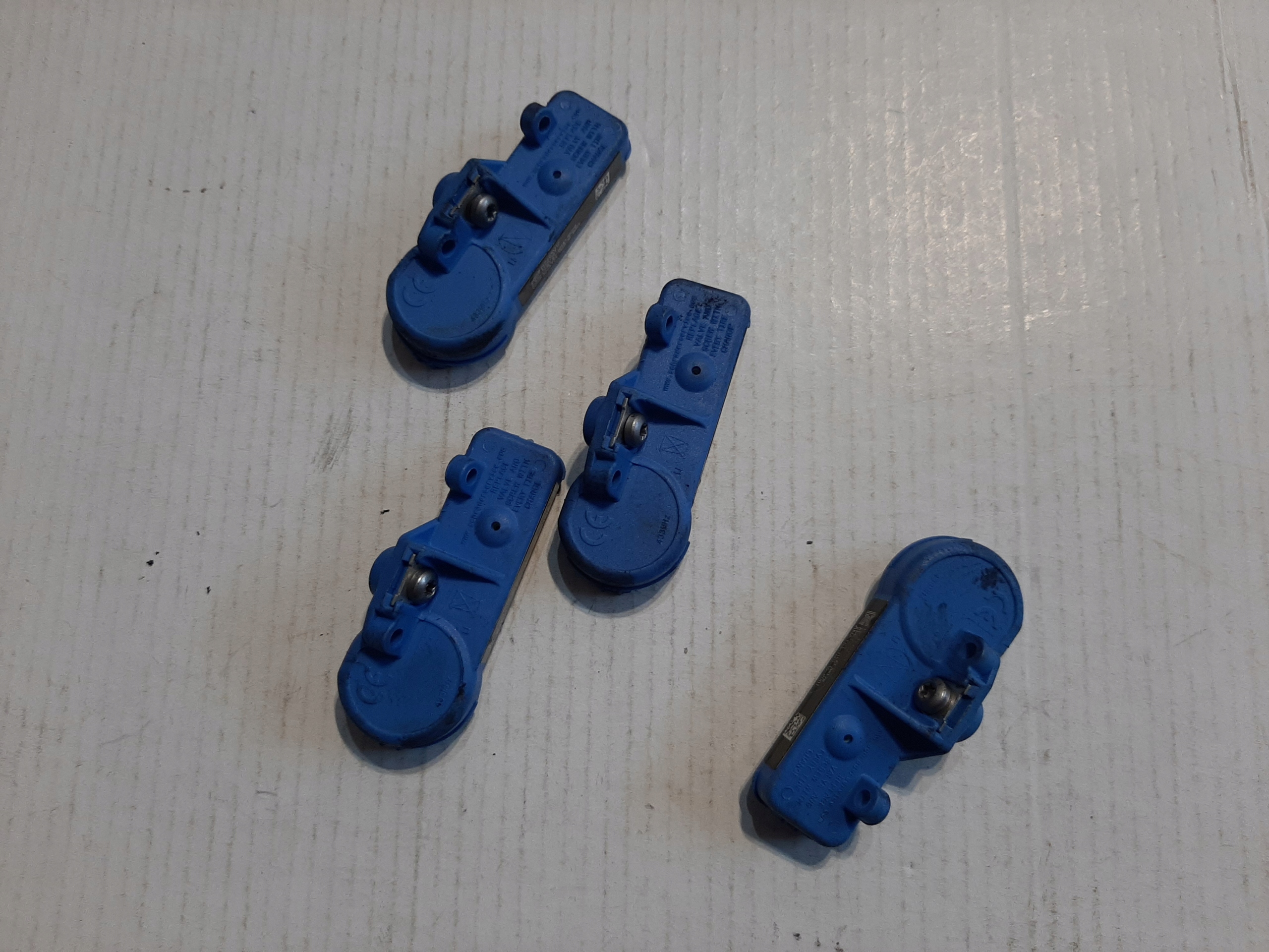 ДАТЧИК ДАТЧИКИ TPMS OPEL ADAM CORSA E 13581561