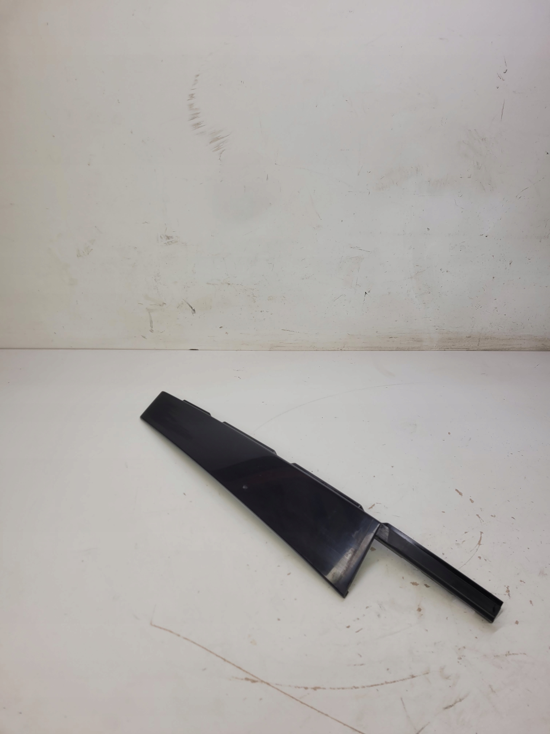 lista fedél ajtó bal far AUDI A8 D4 4H0839901