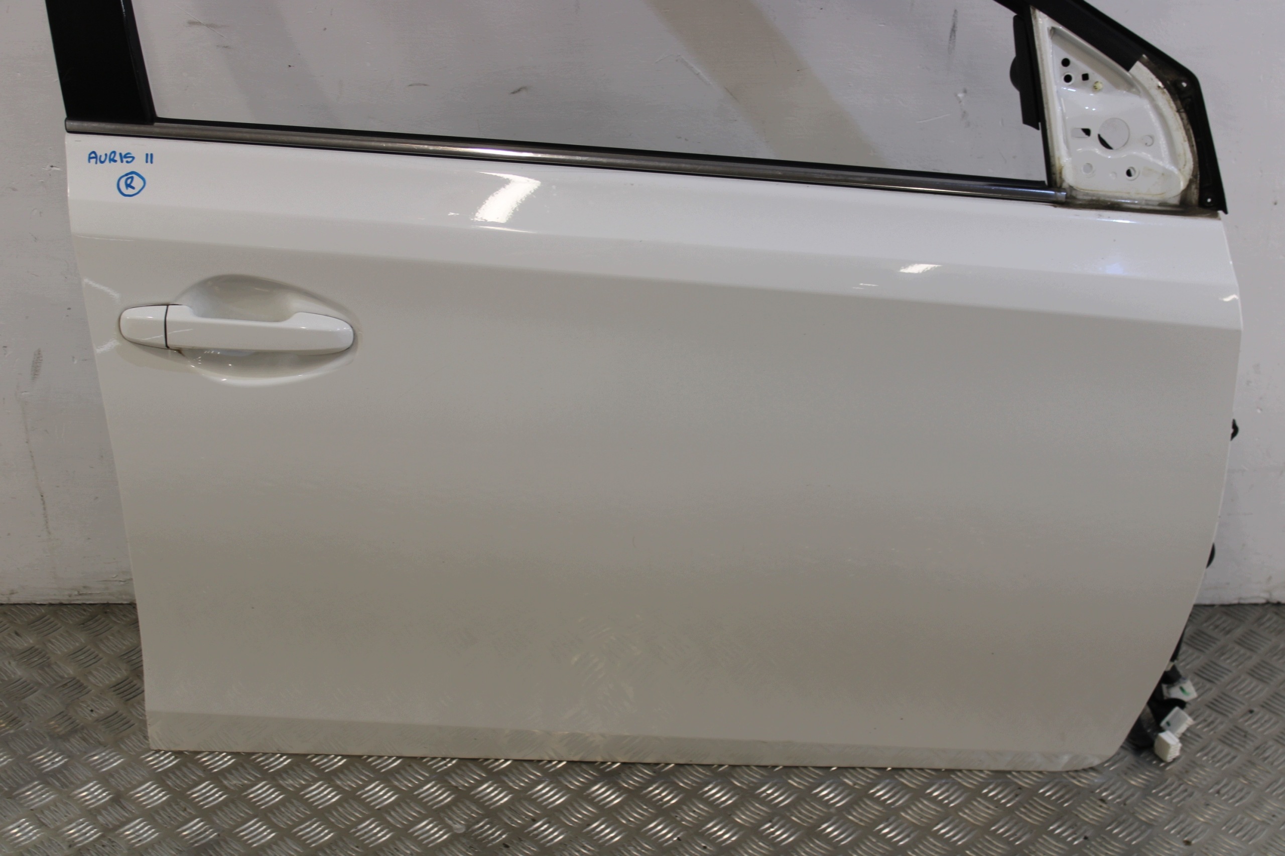door right front front complete TOYOTA AURIS II 2 KOMBI