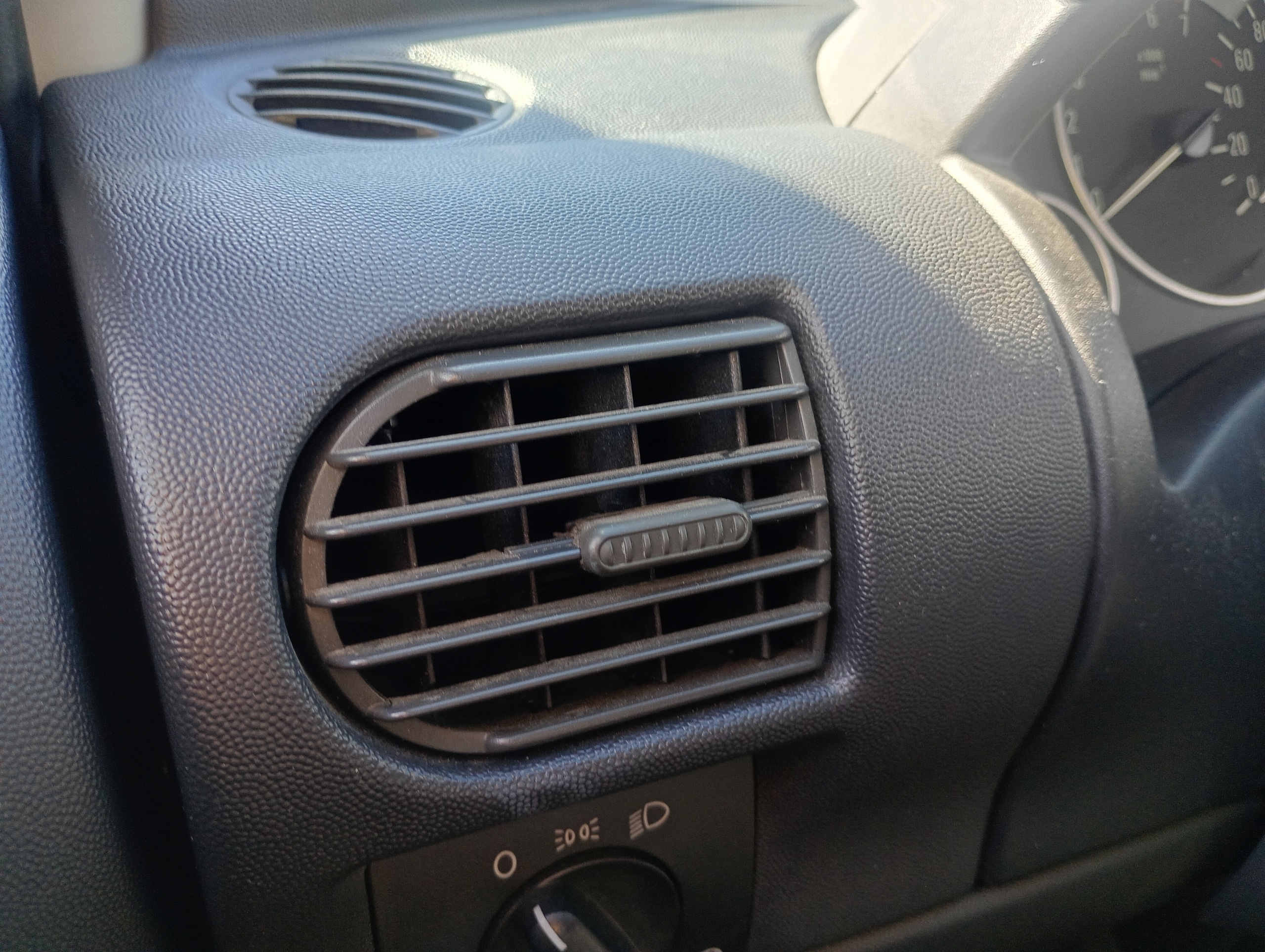 grid air conditioning devices air left driver´s Opel Corsa C 00-09