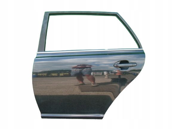 TOYOTA AVENSIS 2 II T25 03- KOMBI DRZWI LEWY TYŁ 209