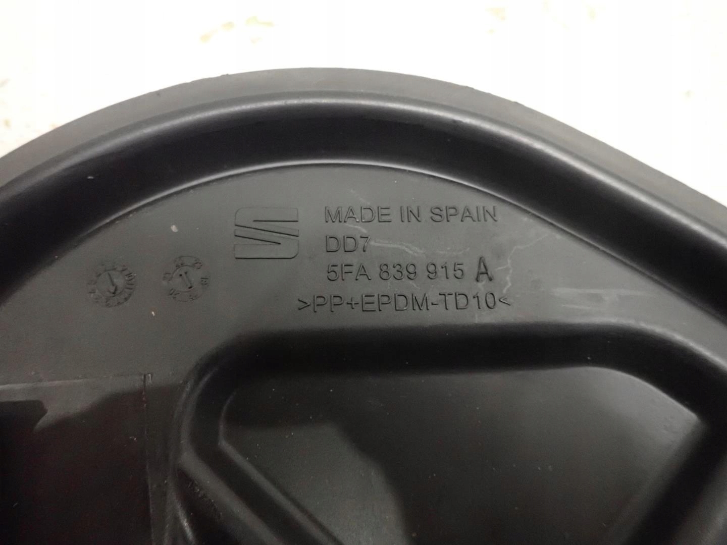 hangszigetelő ajtó bal far CUPRA FORMENTOR 5FA839915A