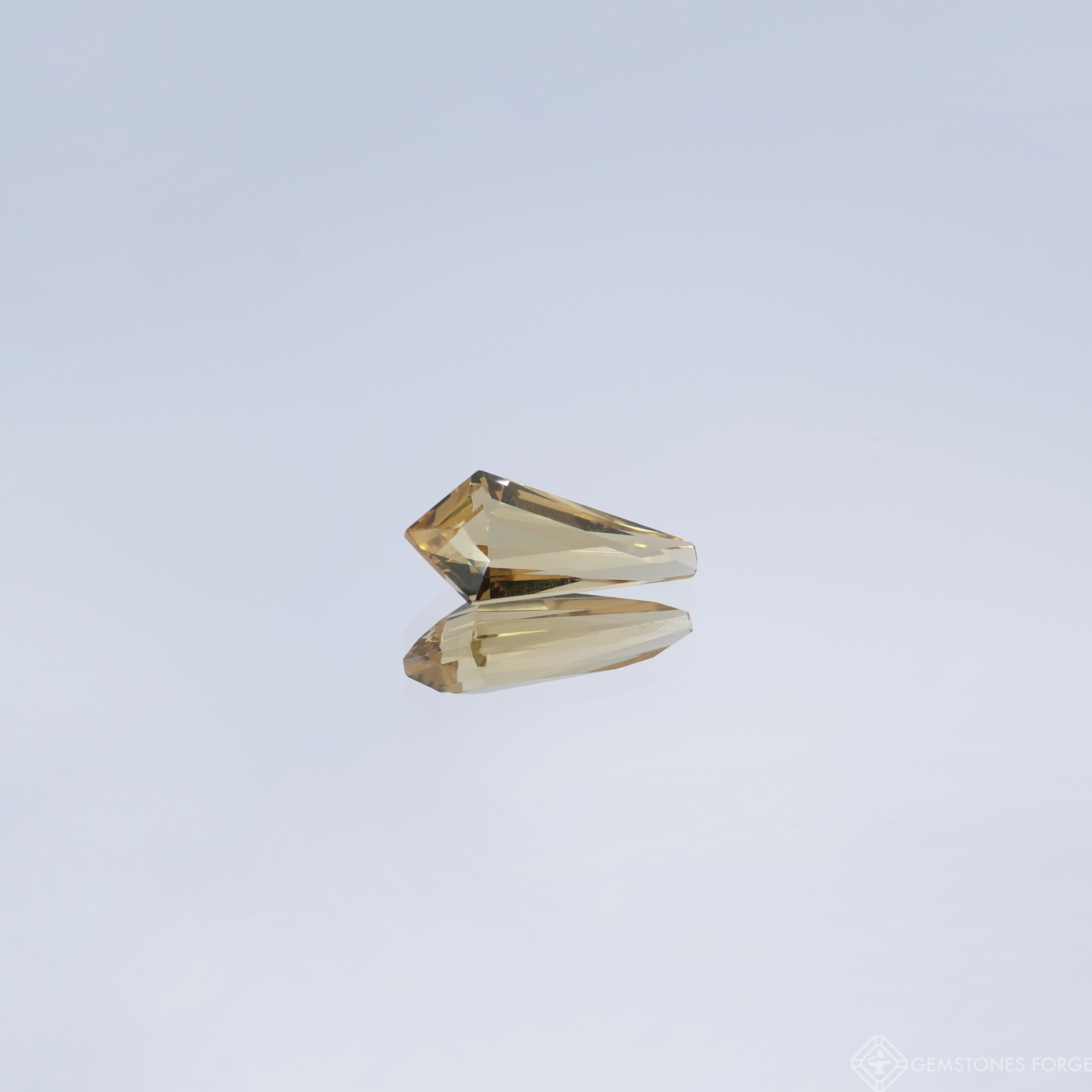 Přírodní whisky křemen, brus Kite – Fancy, 13 x 6 mm