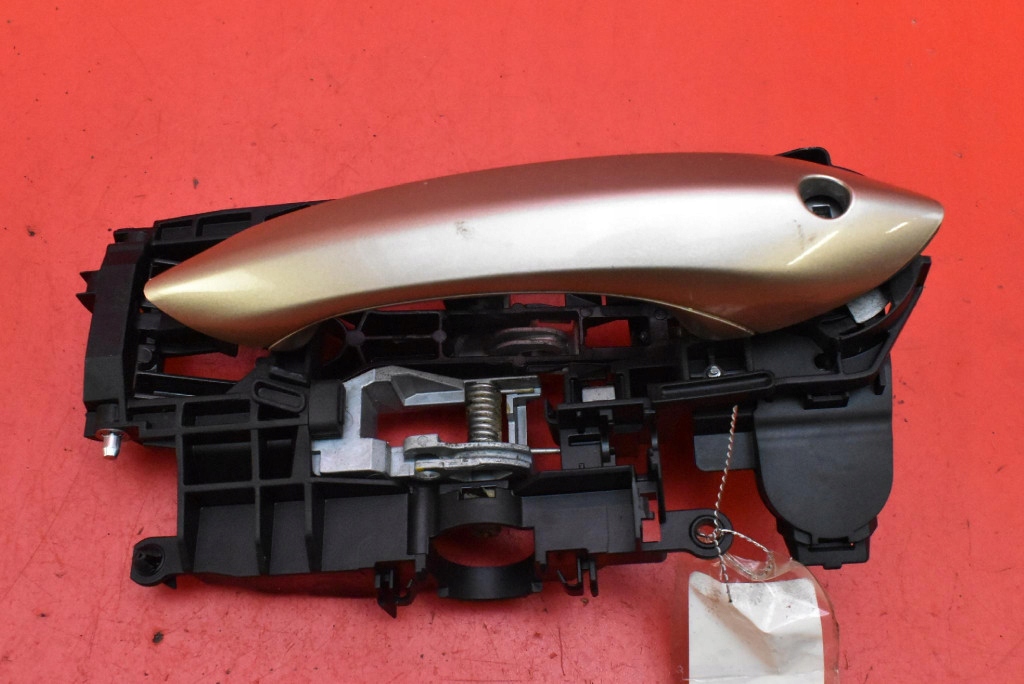 handle left front front A84 X1717564310 BMW F10 F11 09-13