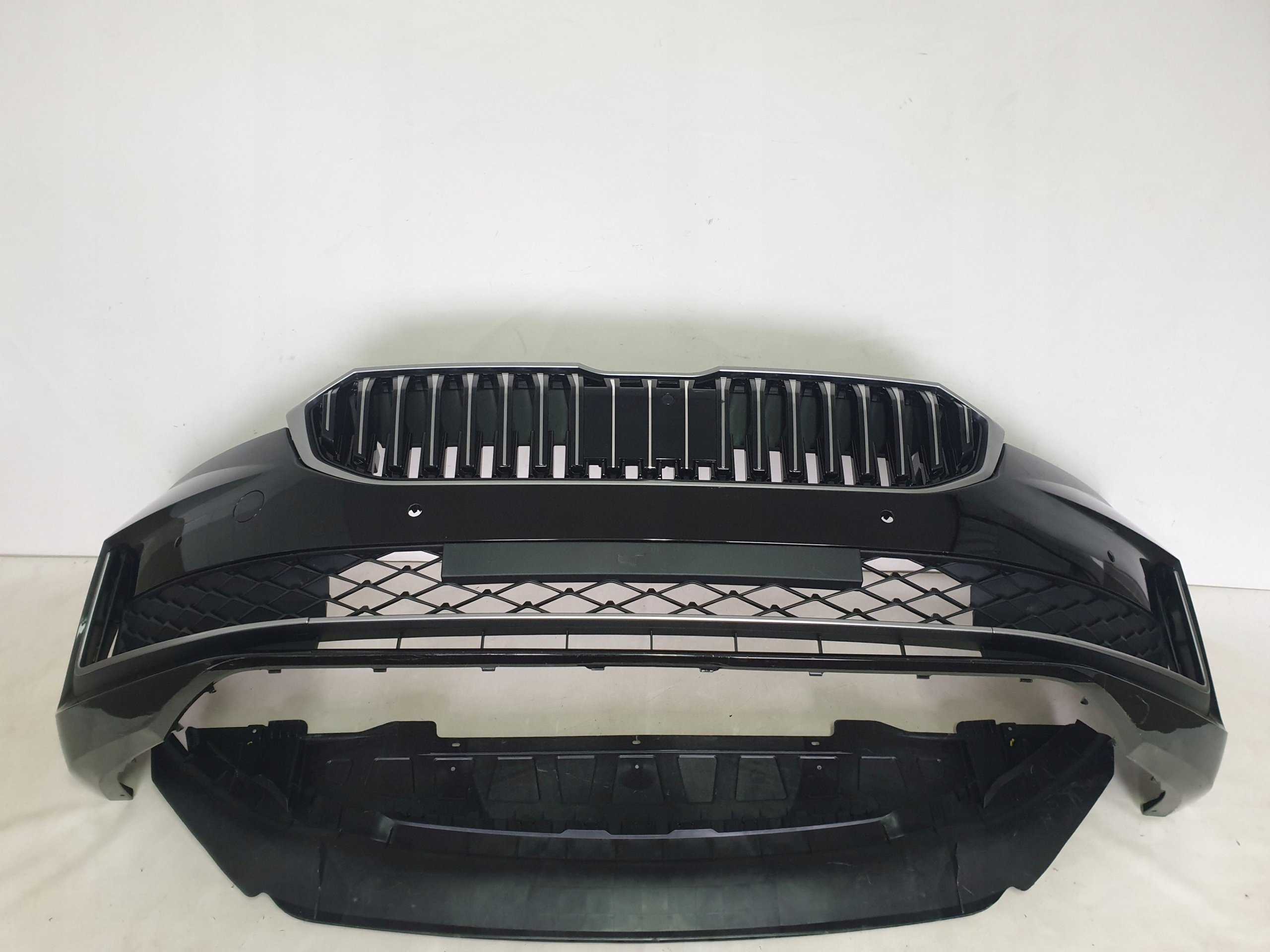 SKODA SUPERB IV 3P0 23-> bumper front front 4 x PDC cover 3P0807221