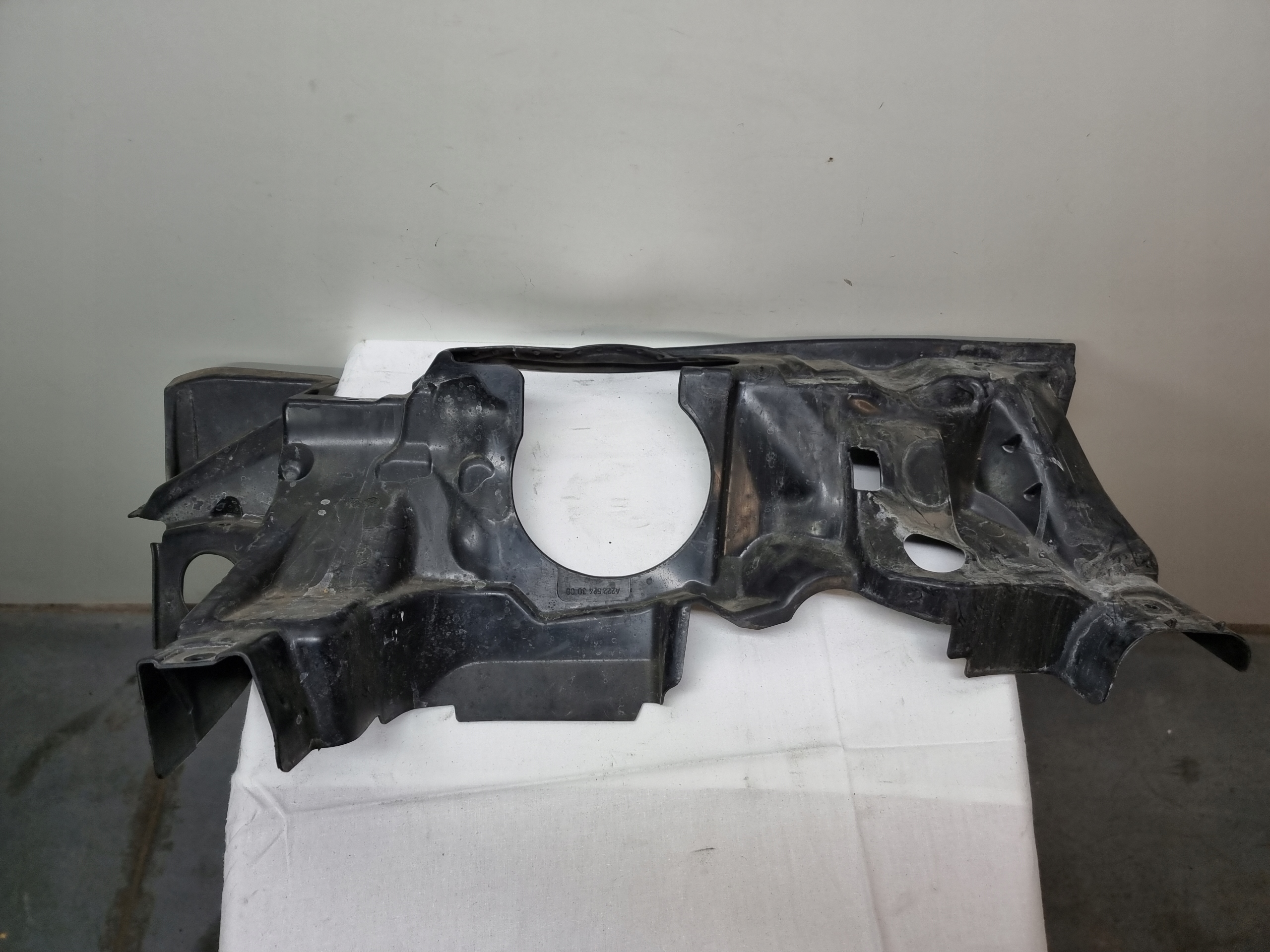 A2225243000 - MERCEDES W222 крышка саней