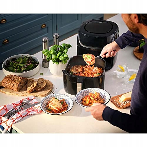 Frytkownica beztłuszczowa Russell Hobbs 7 w 1 Marka Russell Hobbs