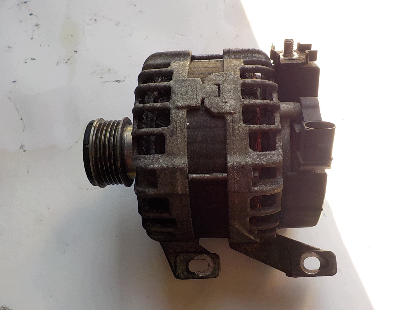 VOLVO XC60 2.4 D5 2.0 D D3 original alternator 30659131 0125811005