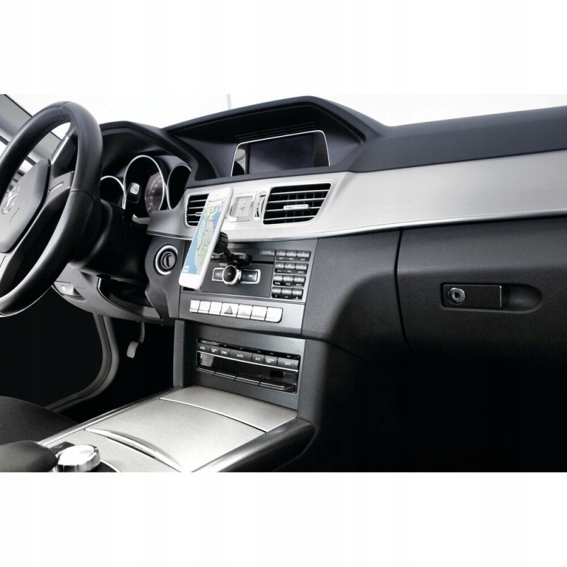 UCHWYT SAMOCHODOWY NA TELEFON SMARTFON DO RADIA W MIEJSCE PŁYTY CD DVD Marka LAMPA