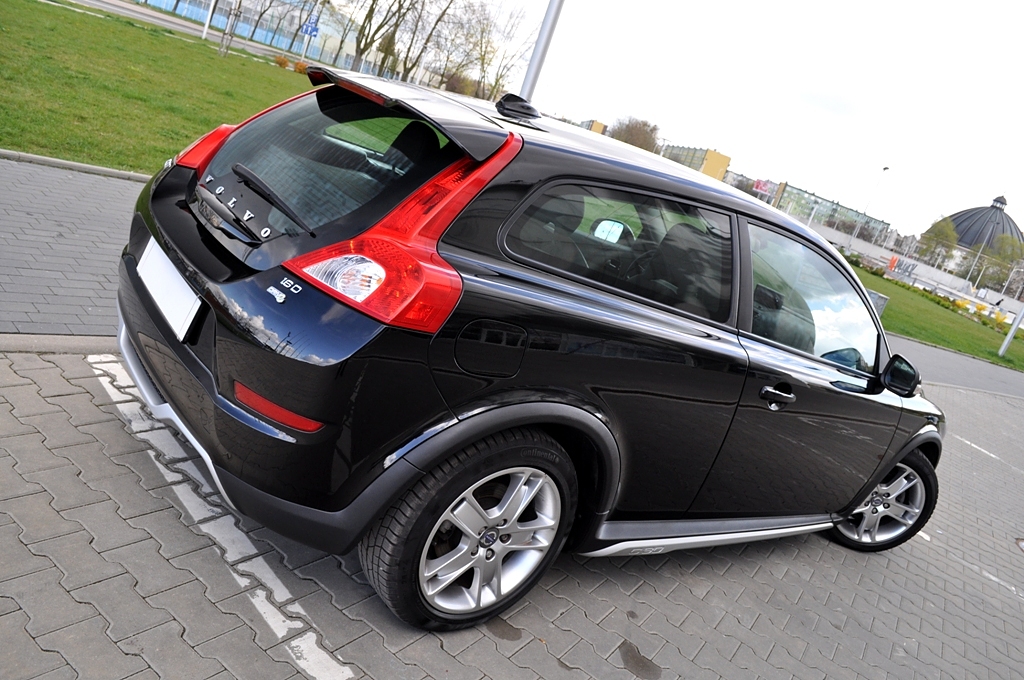 VOLVO C30 PROGI NAKŁADKI PROGOWE Producent inny