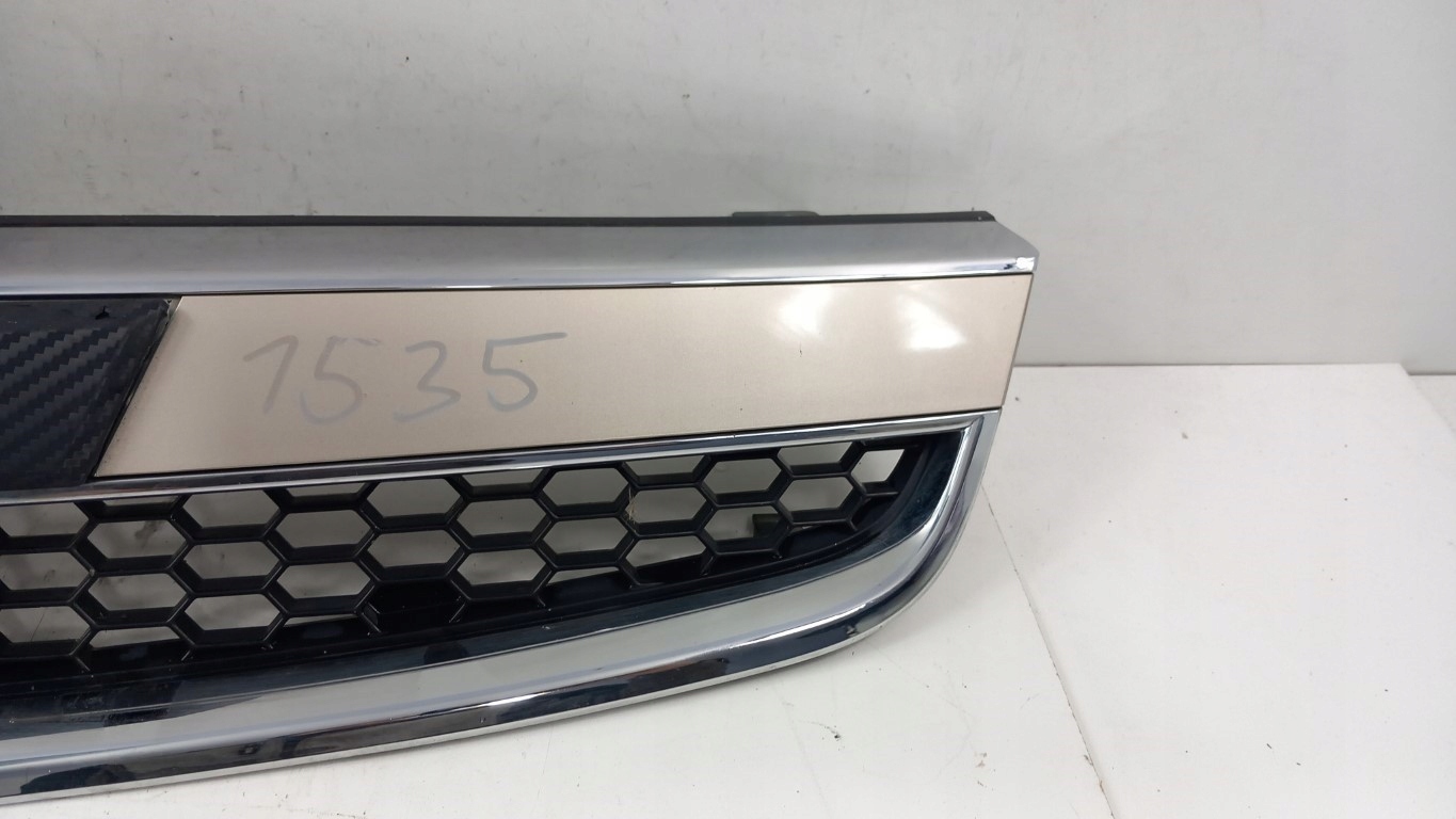 Chevrolet CAPTIVA решетка радиатора 55U