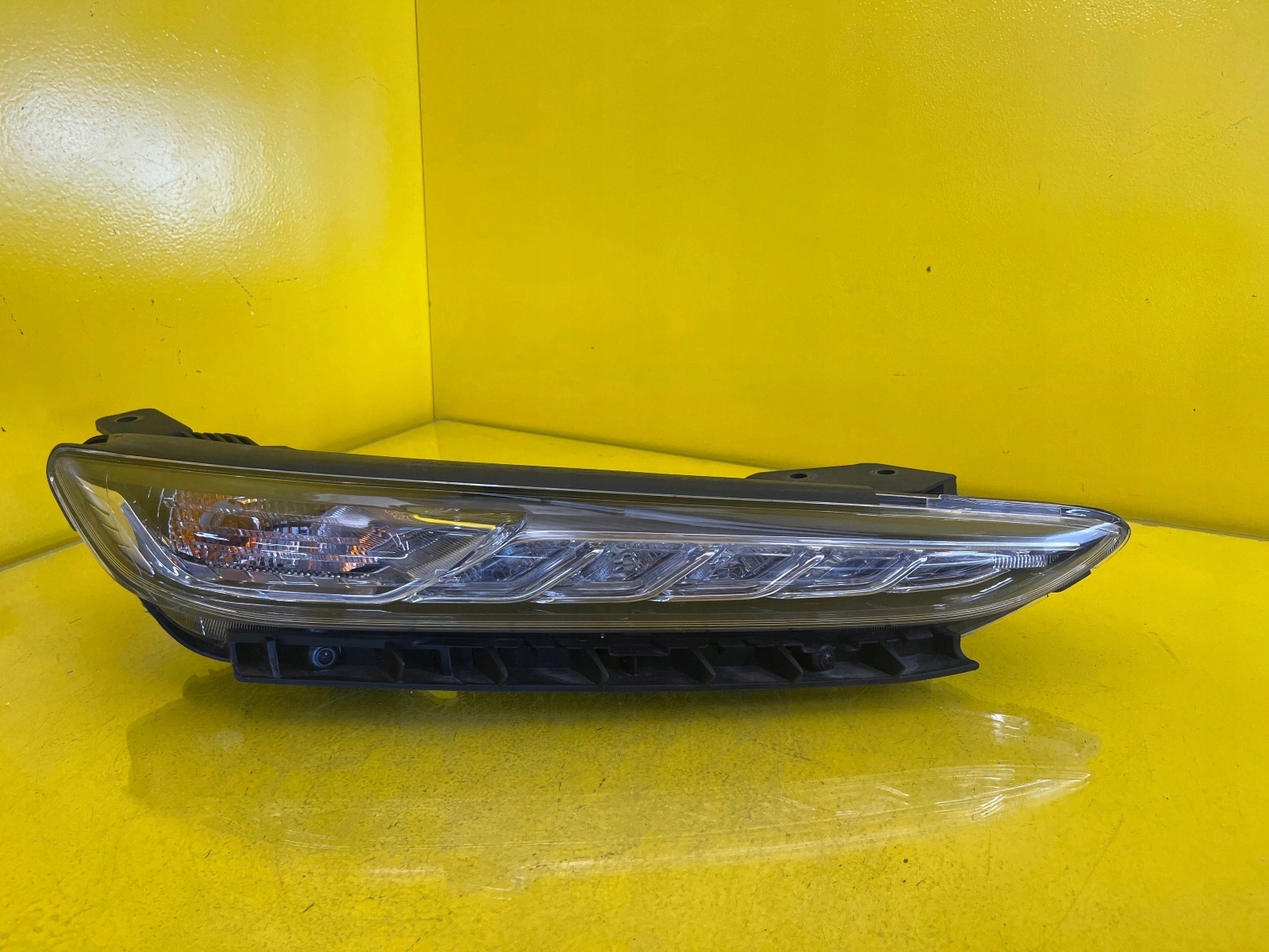 light right HYUNDAI KONA 17-20 upper LED