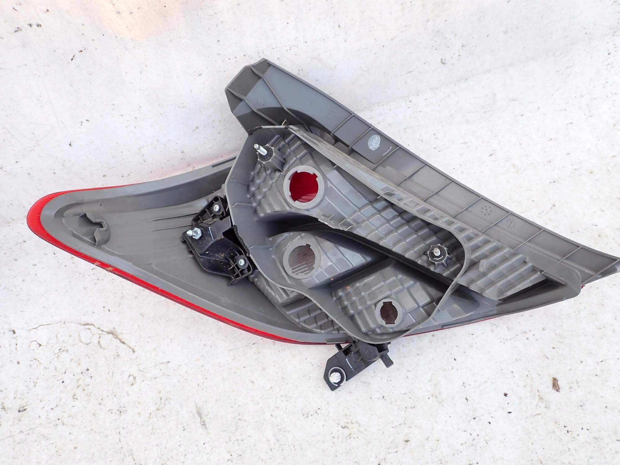 TOYOTA YARIS III 3 11-14 light rear part rear right