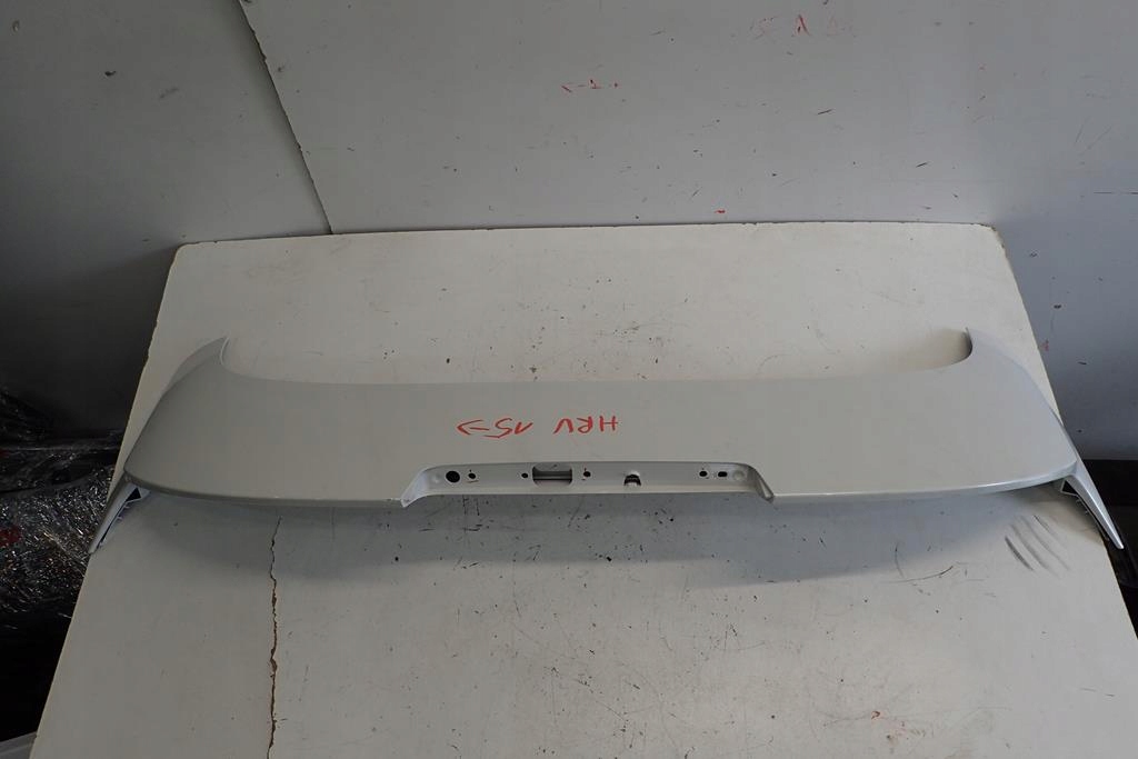 Спойлер багажника HONDA HRV 15-