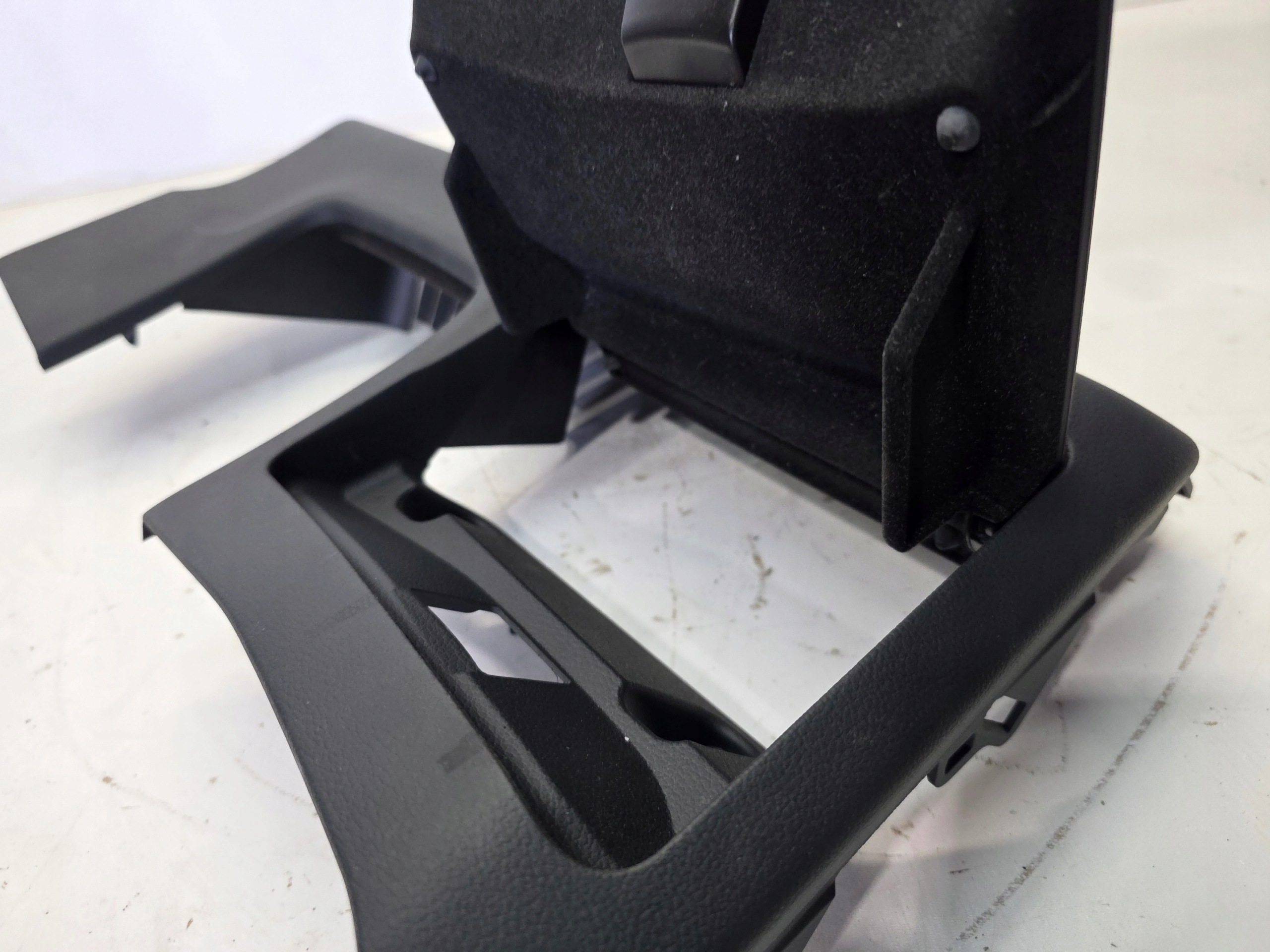 cover below DESKE AUDI A4 B9 S5 A5 8W 8W1863075E