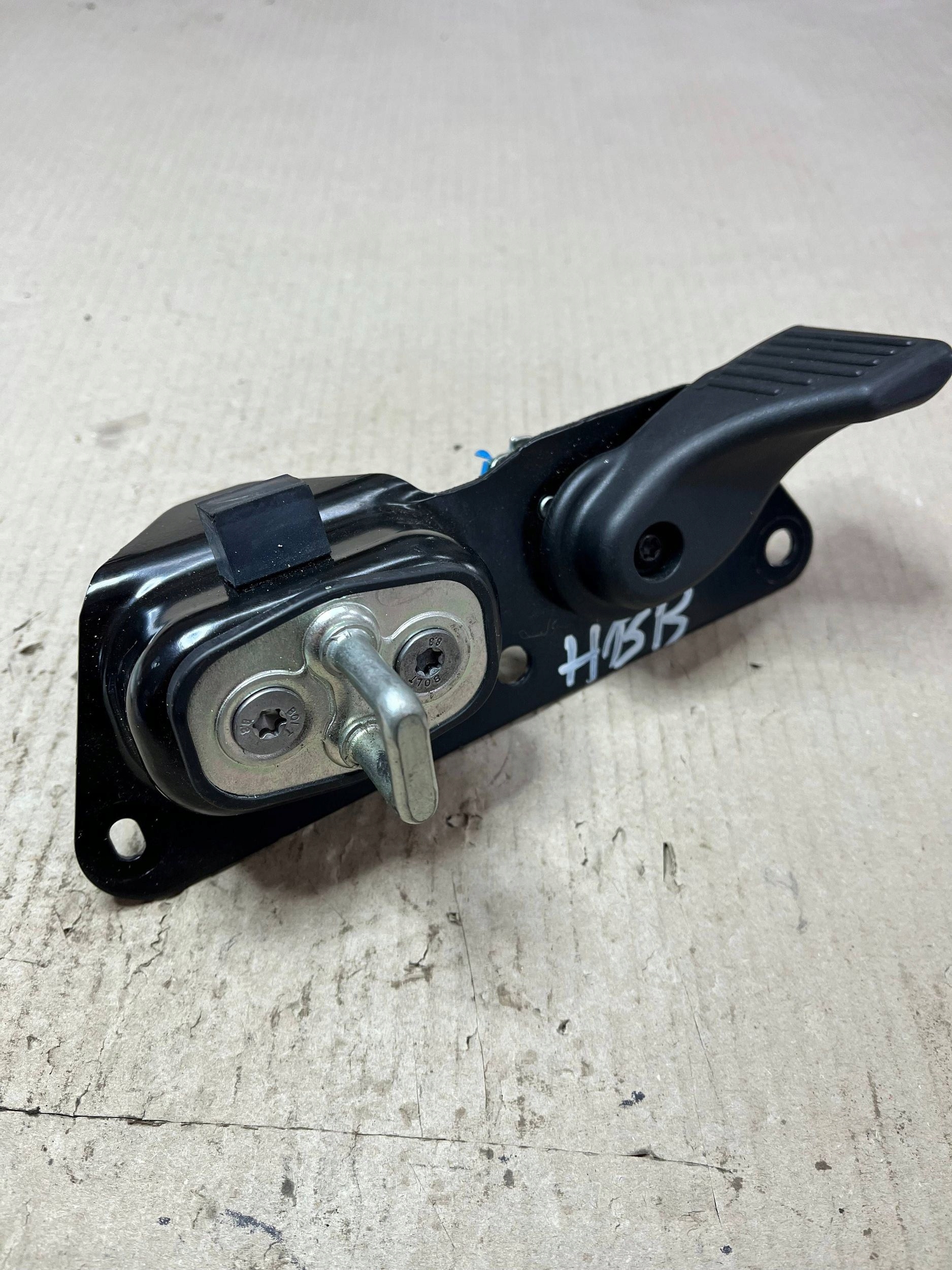 handle inner bonnet boot Peugeot Partner 9818171480