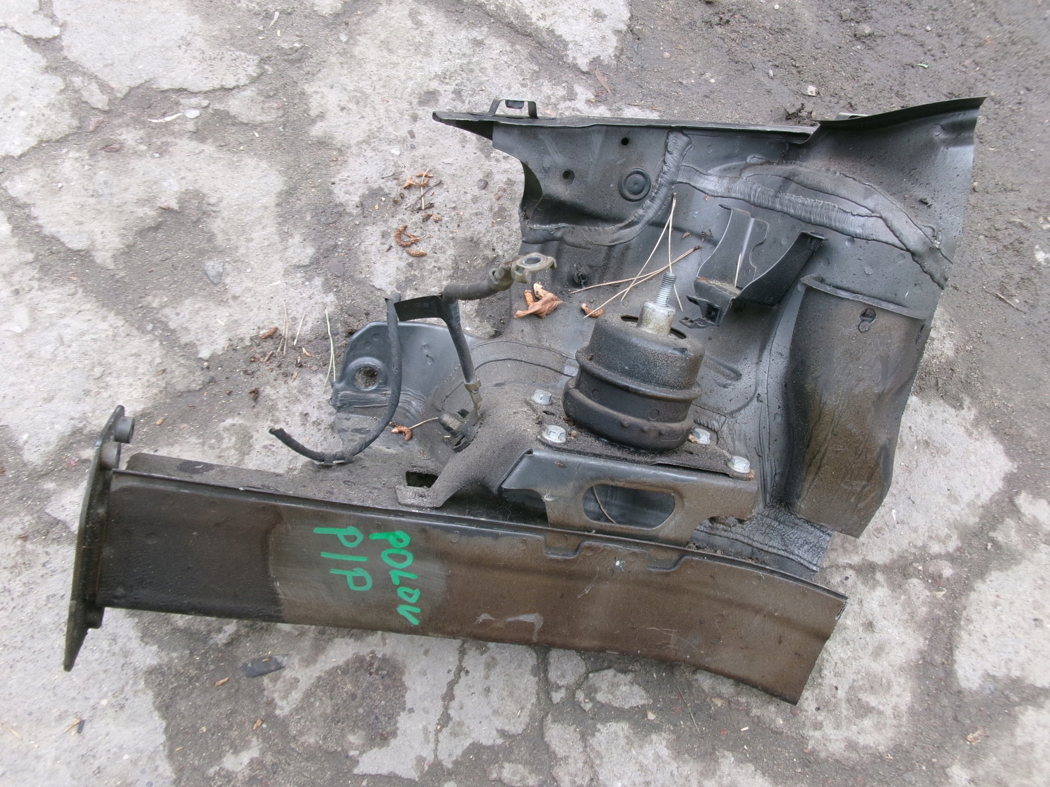 VW POLO Vr ЛОНЖЕРОН ФАРТУХ ПРАВИЙ ПЕРЕД